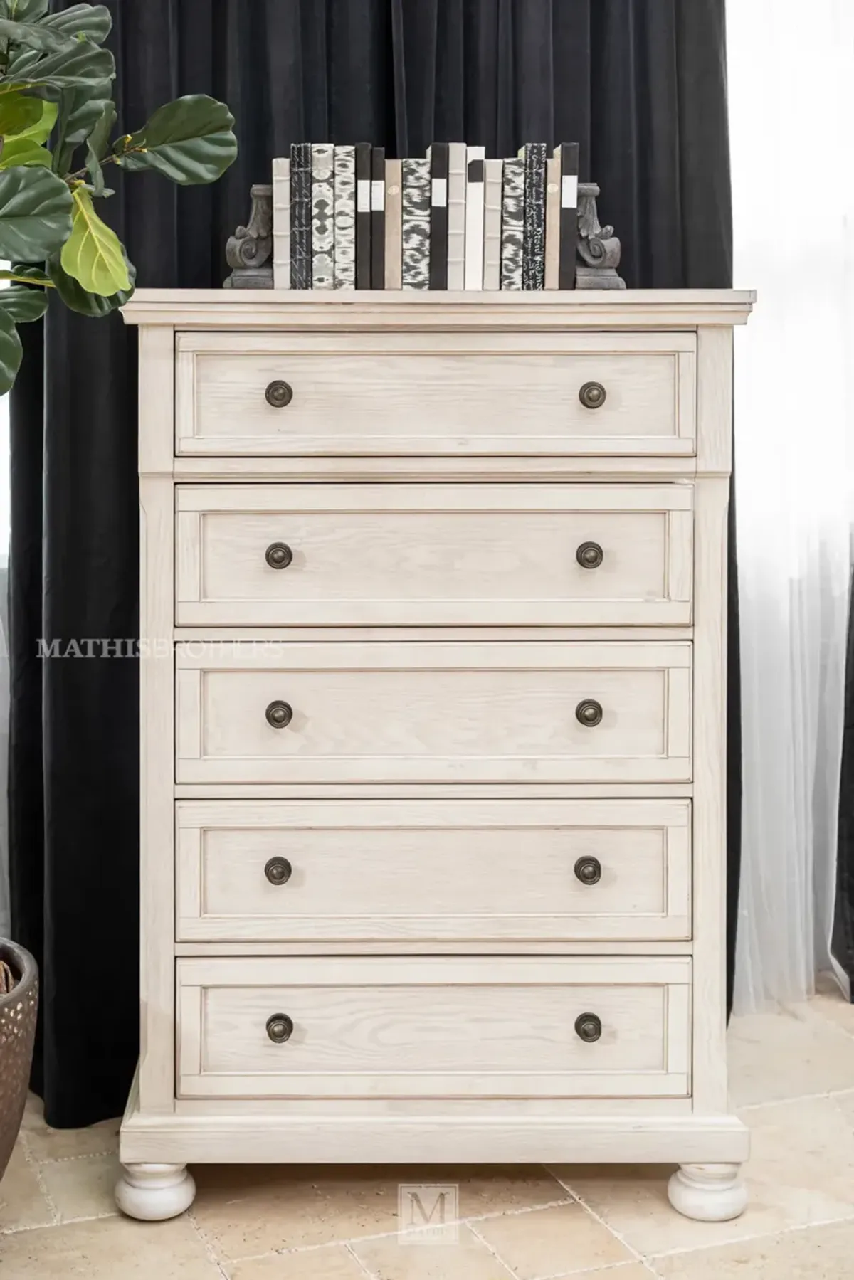 Robbinsdale Chest of Drawers