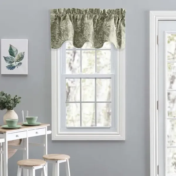 Ellis Curtain Lexington Leaf Pattern on Colored Ground Scallop Valance