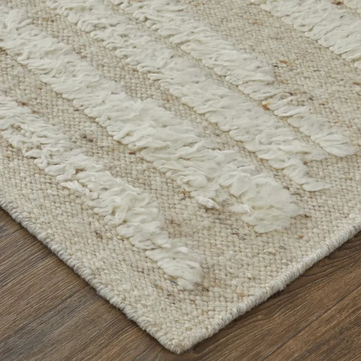 Ashby 8910F White/Tan 2' x 3' Rug