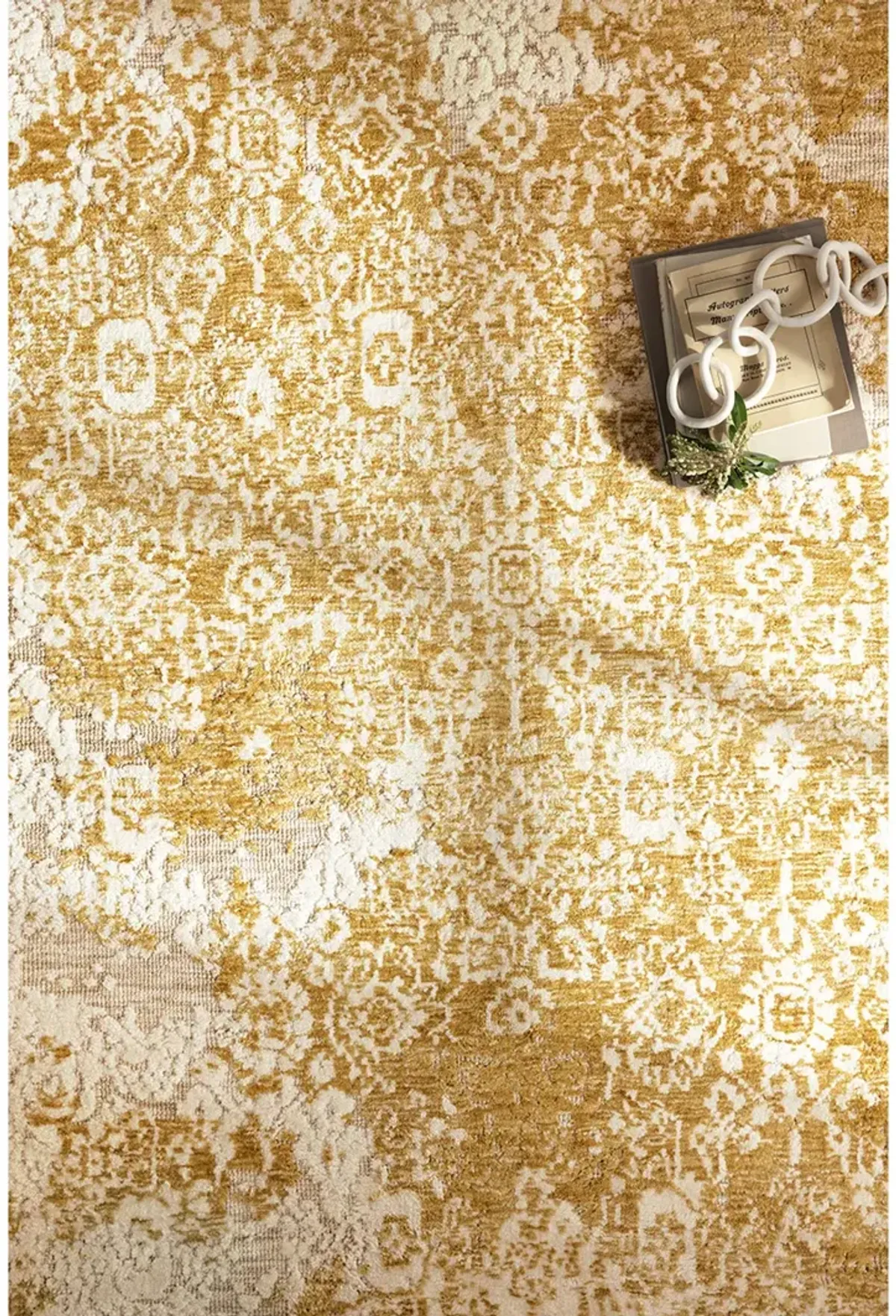 Lindsay LIS01 Gold/Antique White 7'9" x 9'9" Rug