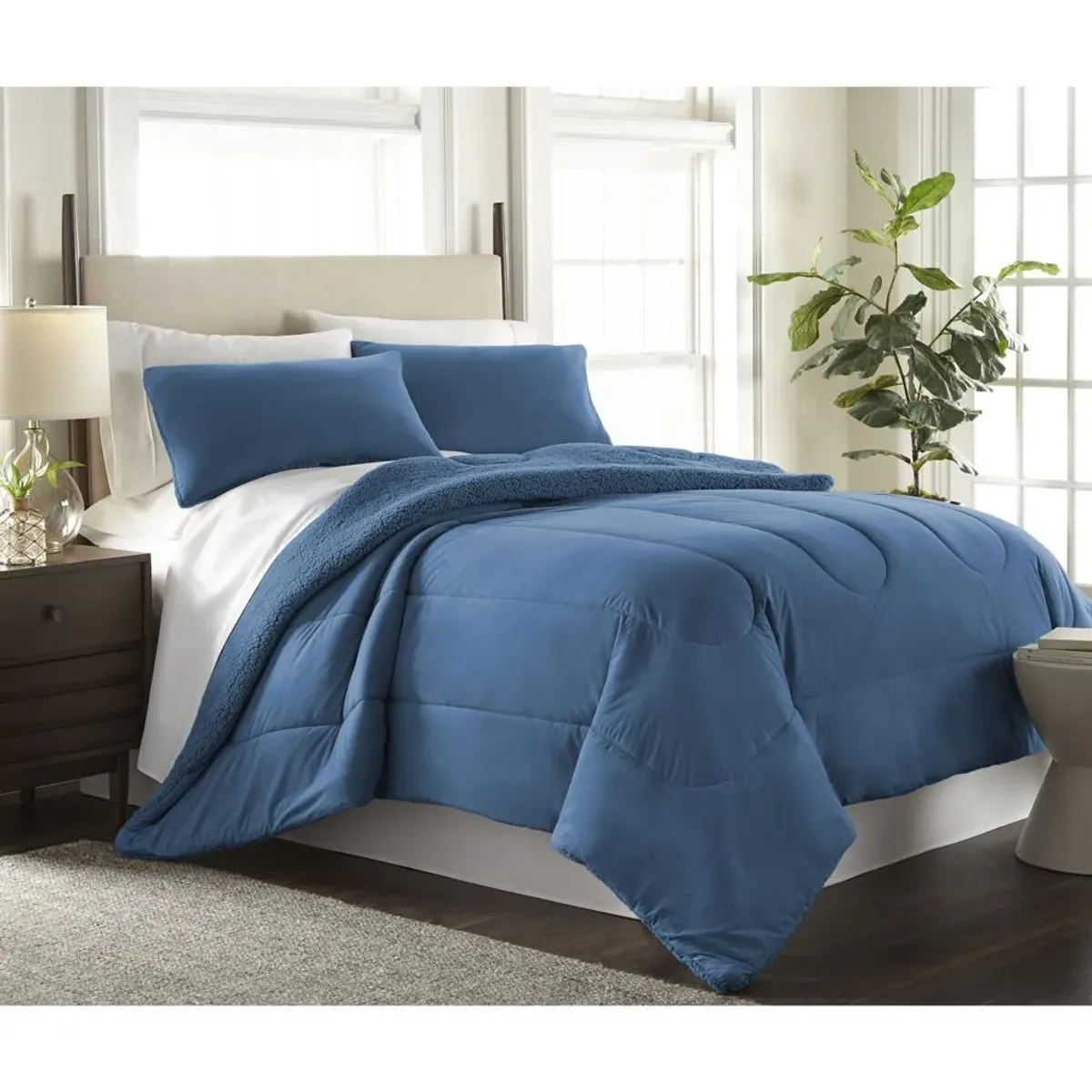 Micro Flannel Reverse to Sherpa Comforter Set