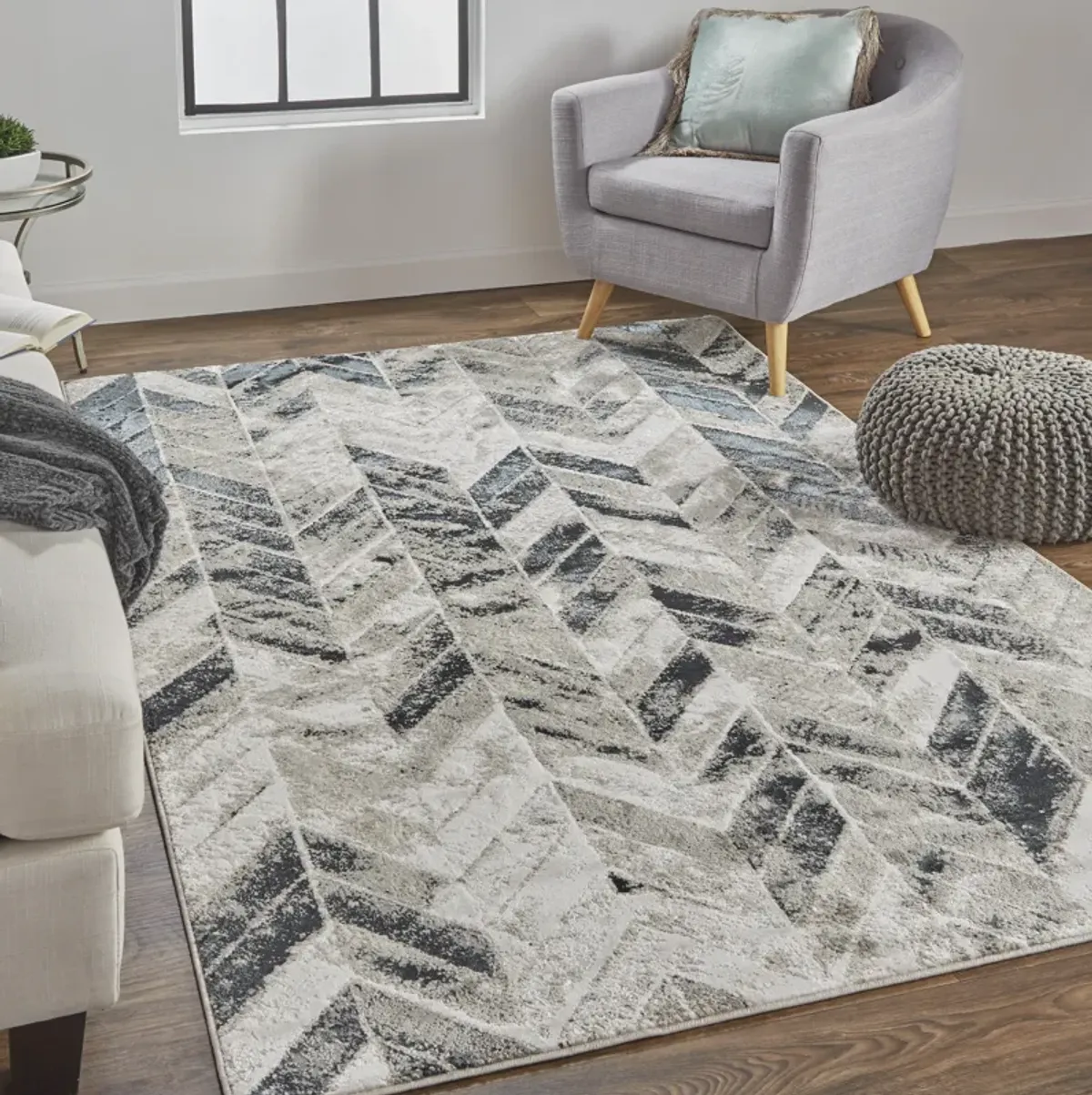 Micah 3048F Black/Gray/Silver 6'7" x 9'6" Rug