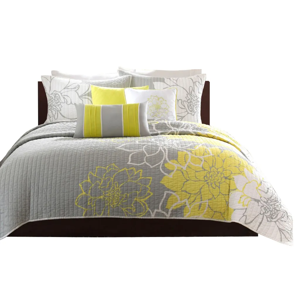 Gracie Mills Glenda 6-Piece Reversible Cotton Printed Quilt Set with Throw Pillows