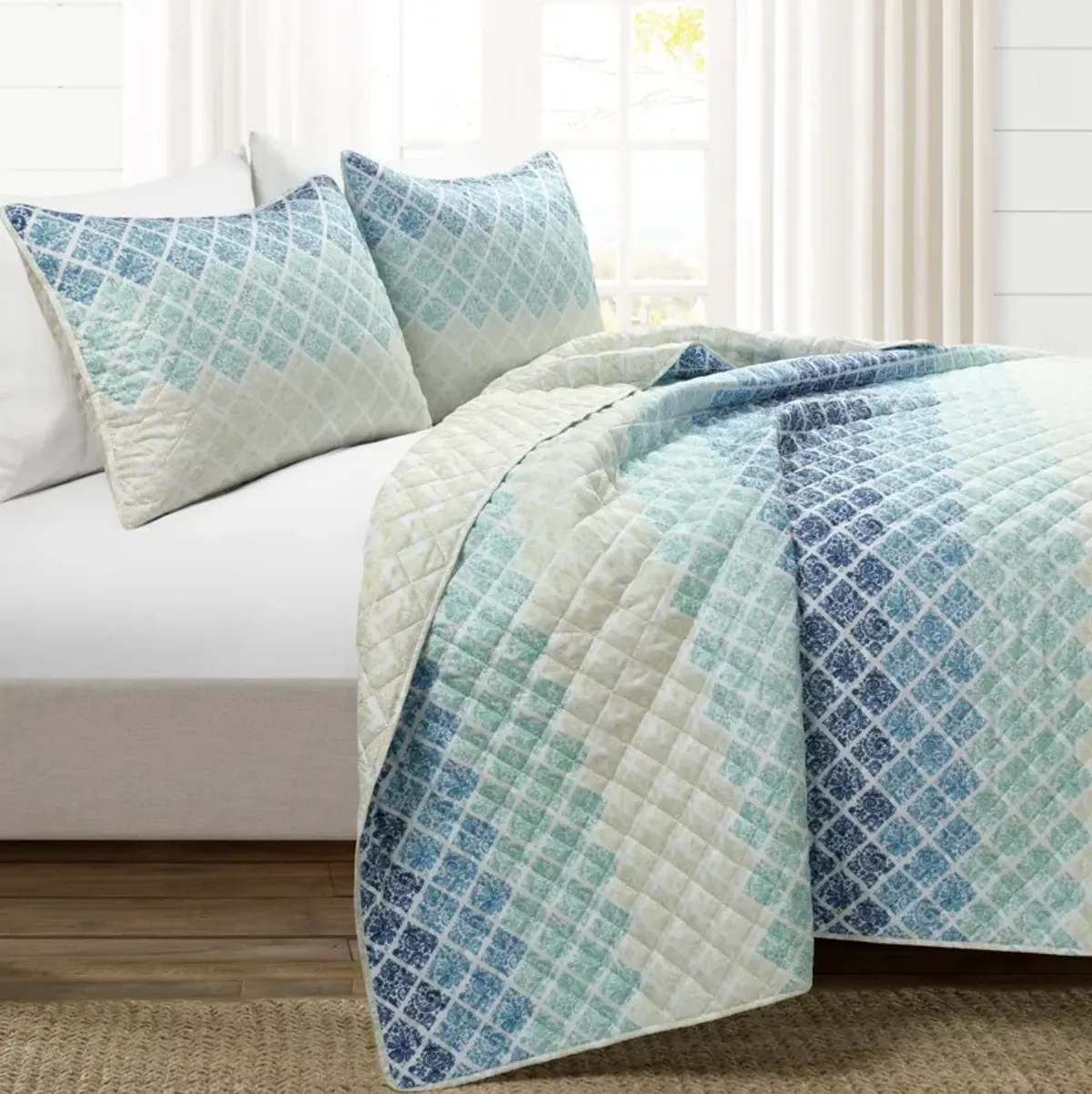 Medallion Ombre Reversible Oversized Quilt 3Pc Set