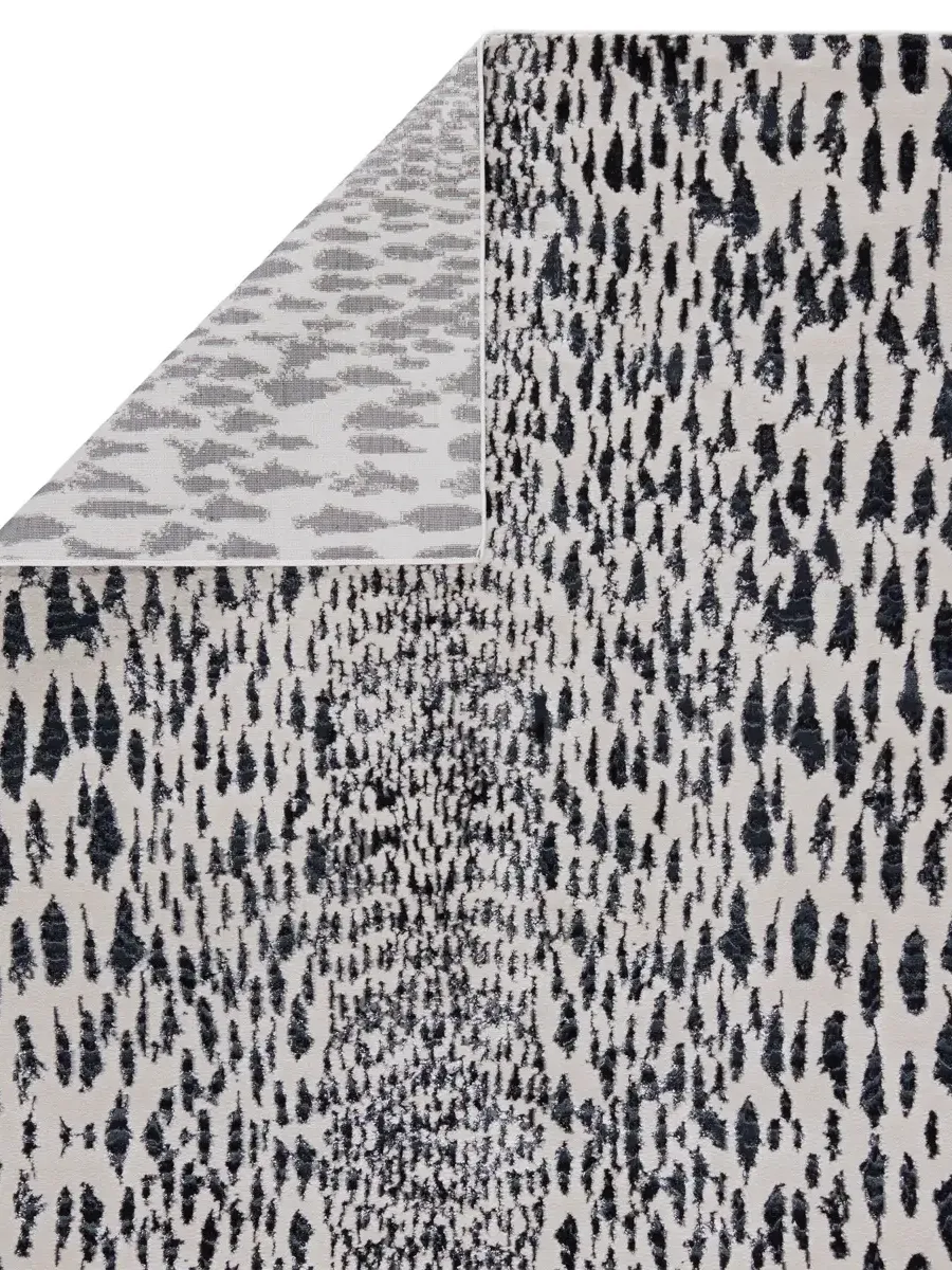 Malilla By Nikki Chu Kimball Blue 6'7" x 9'6" Rug