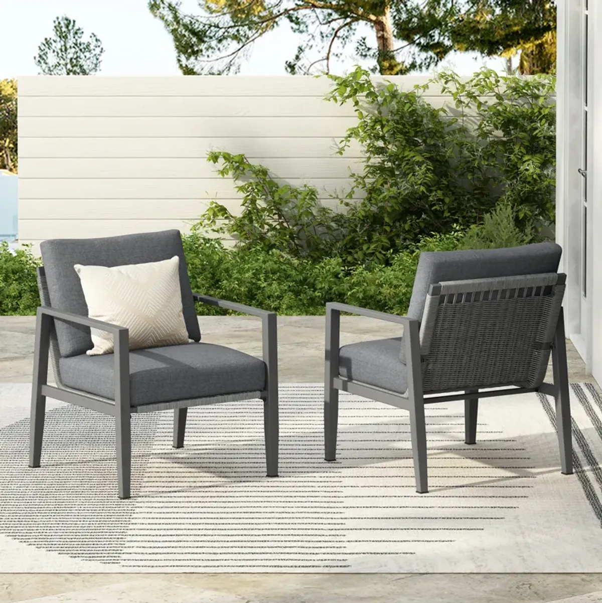 Merax Outdoor Lounge Chair with Sleek Rope Accents
