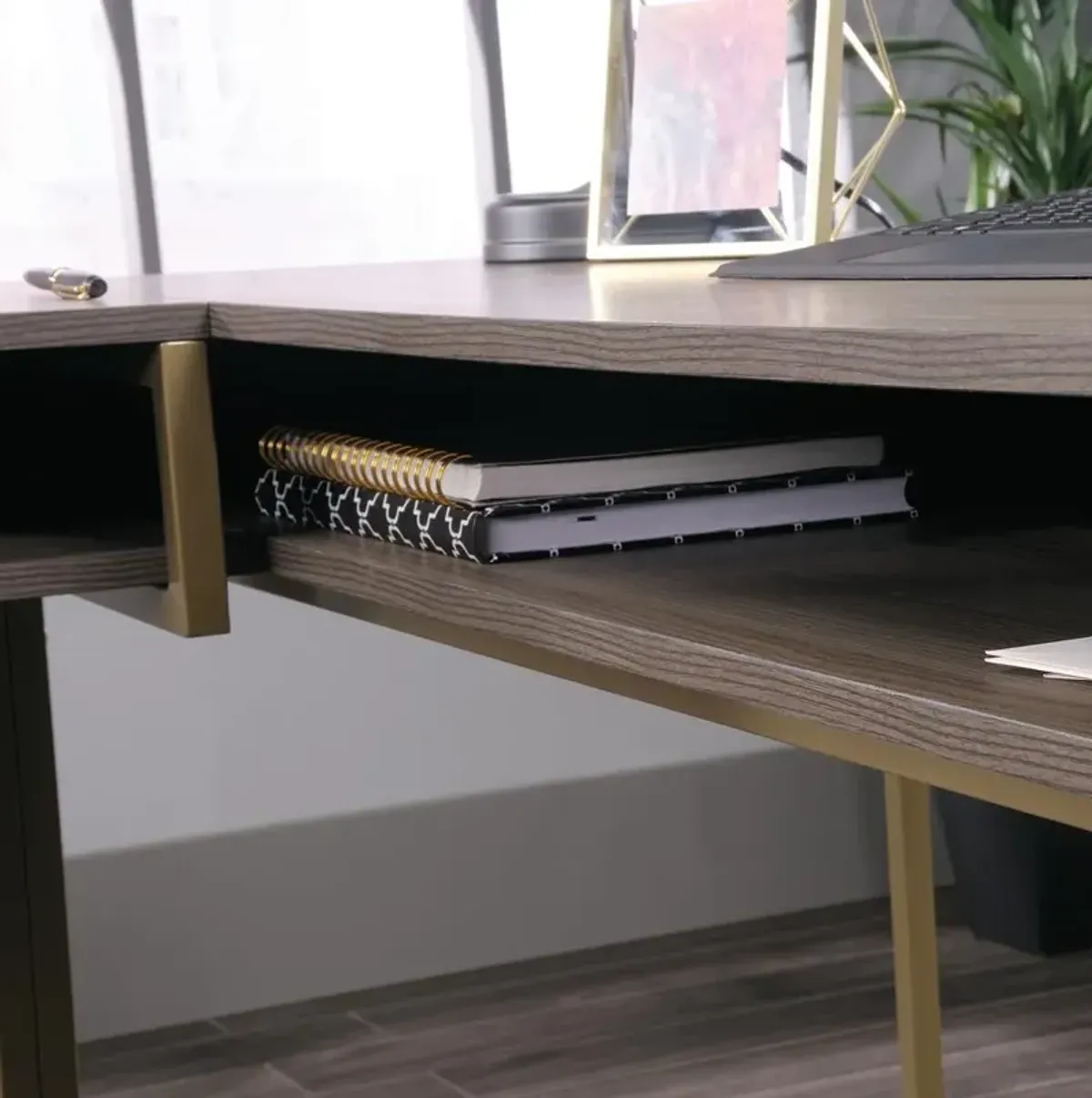 Sauder International Lux L-Desk