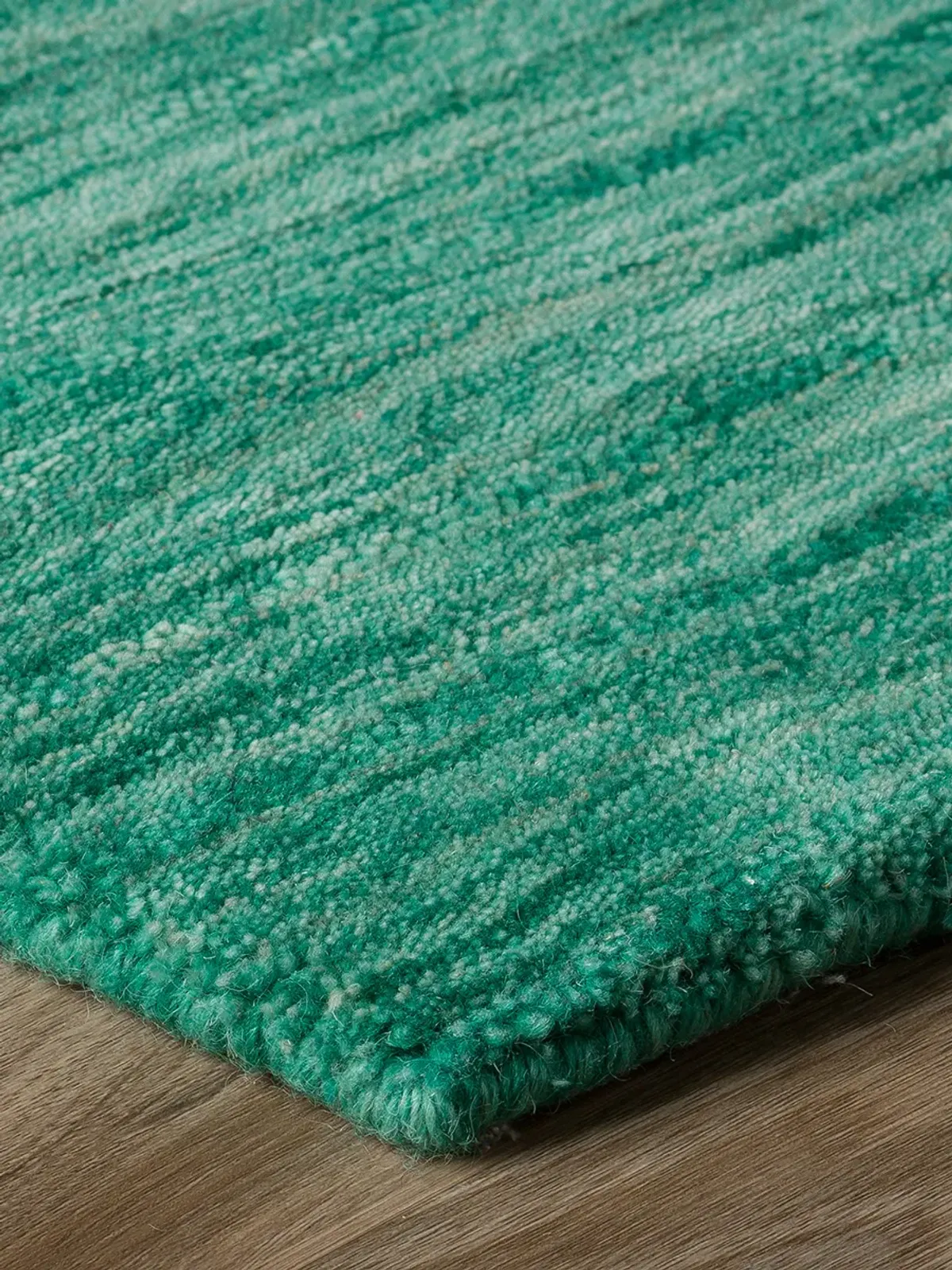 Rafia RF100 Emerald 2'3" x 7'6" Rug