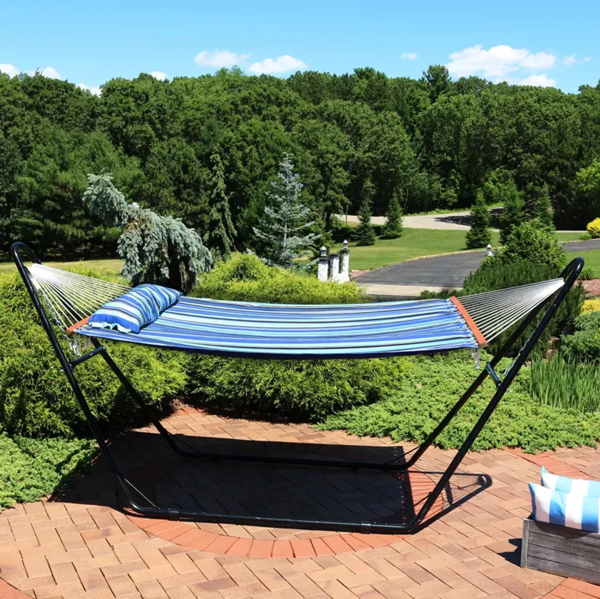 Sunnydaze 2-person Quilted Hammock with Universal Steel Stand