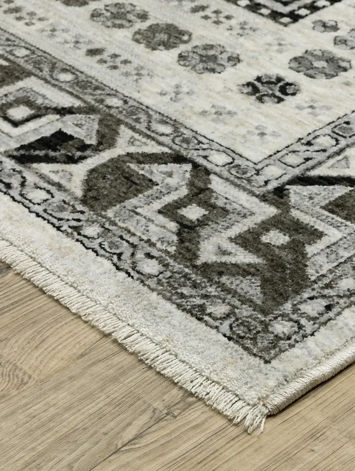 Chamberlain 3'3" x 5' Ivory Rug