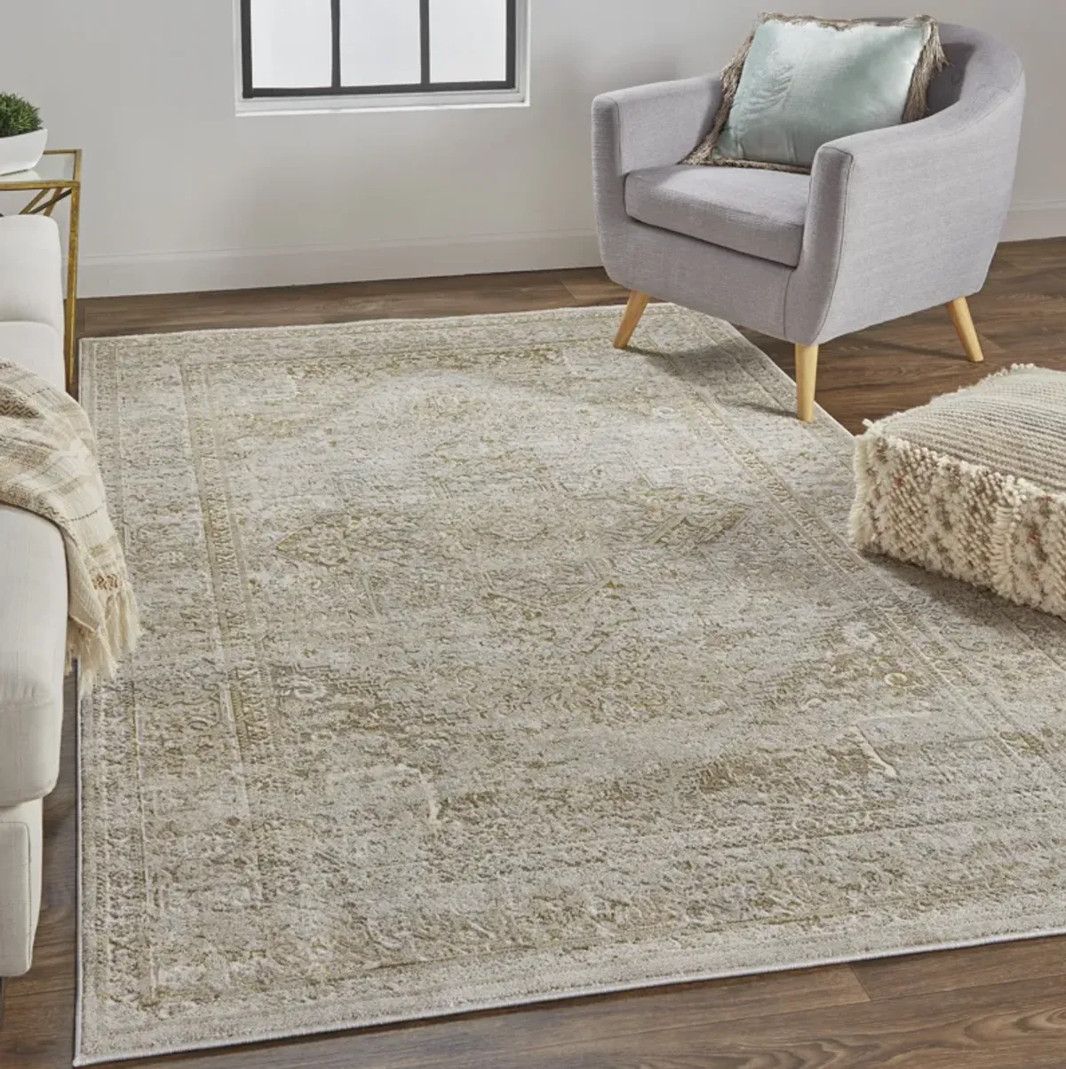 Aura 3734F Ivory/Gold 1'8" x 2'10" Rug