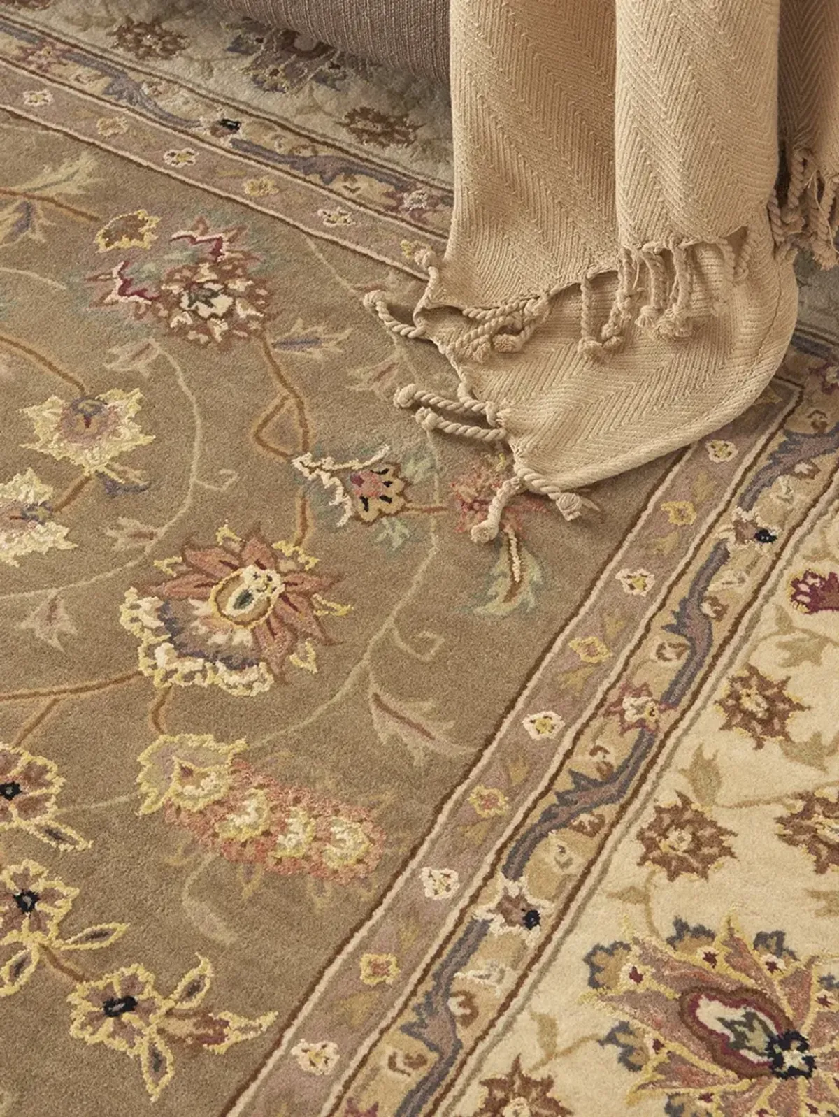 Nourison 2000 2003 Olive 7'6" x 9'6" Oval Rug