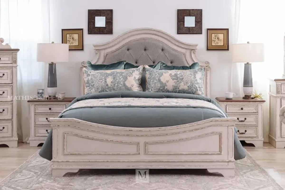 Realyn Queen Panel Bed