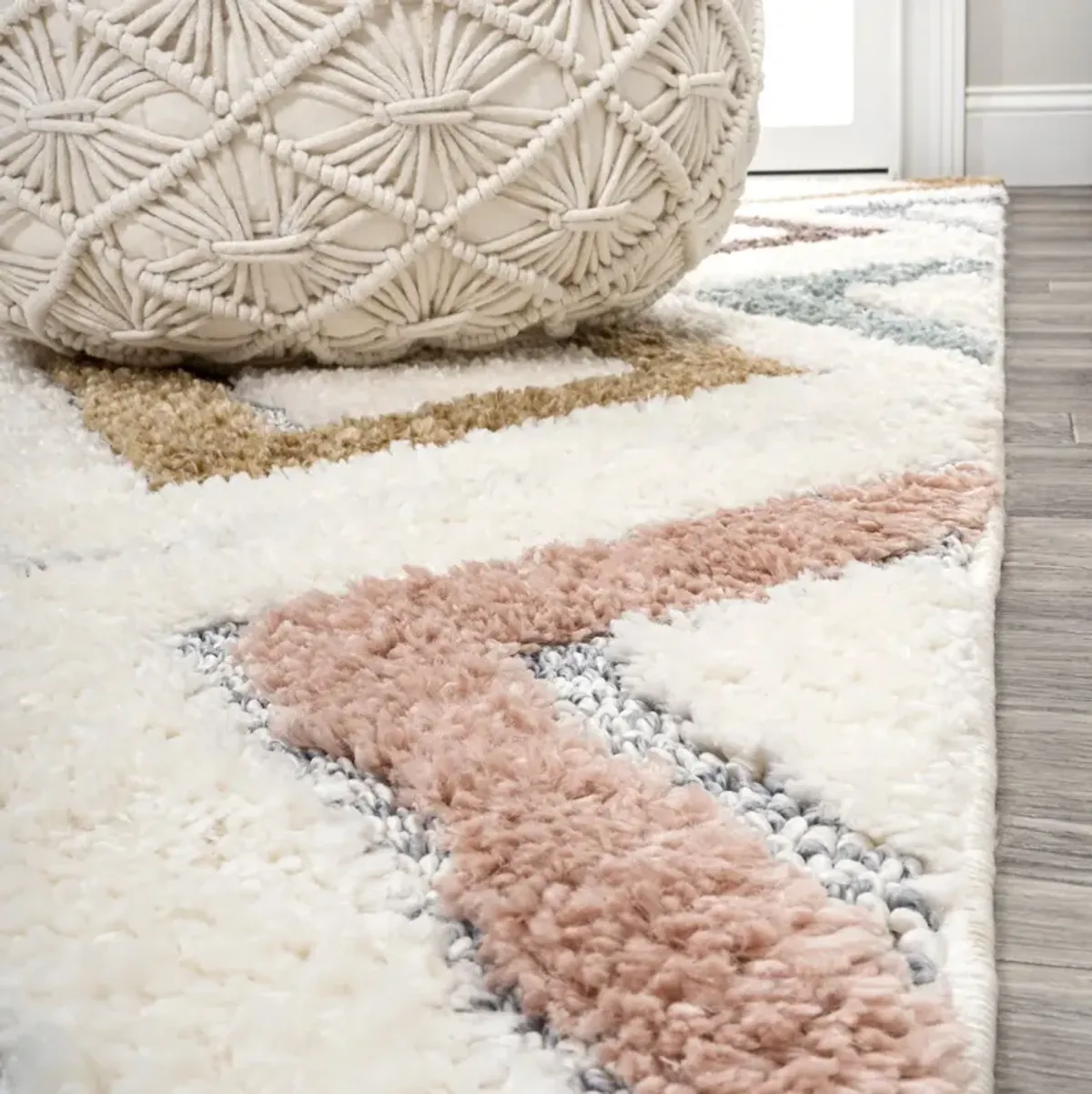 Amira Diamond Tribal High-Low Area Rug