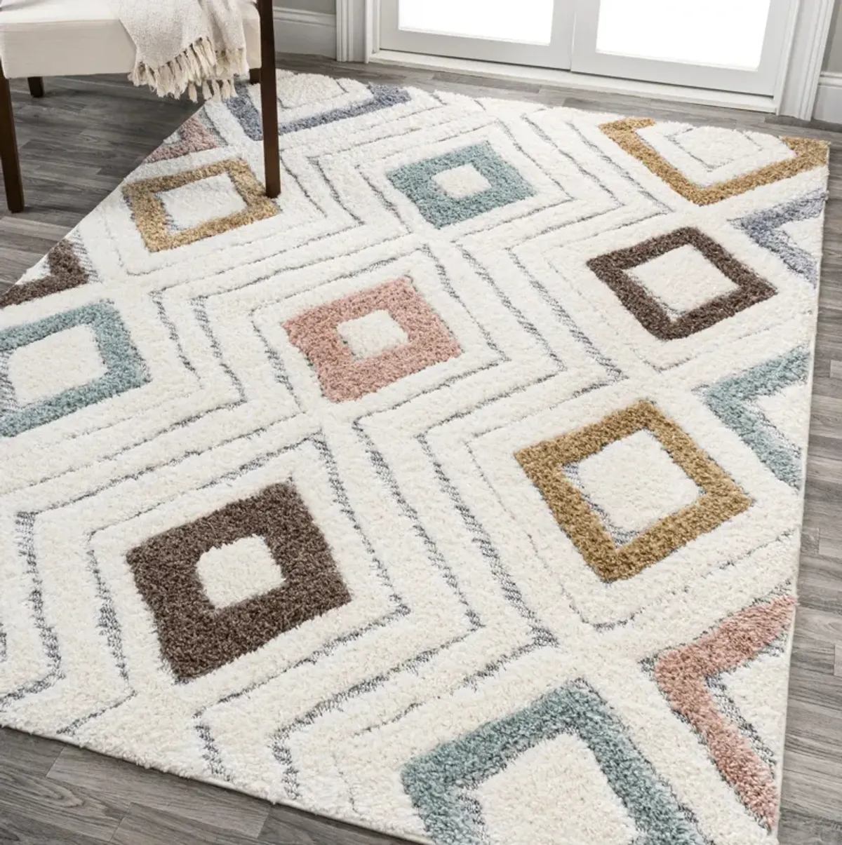 Amira Diamond Tribal High-Low Area Rug