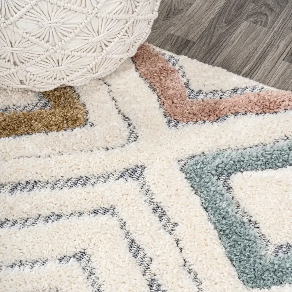 Amira Diamond Tribal High-Low Area Rug