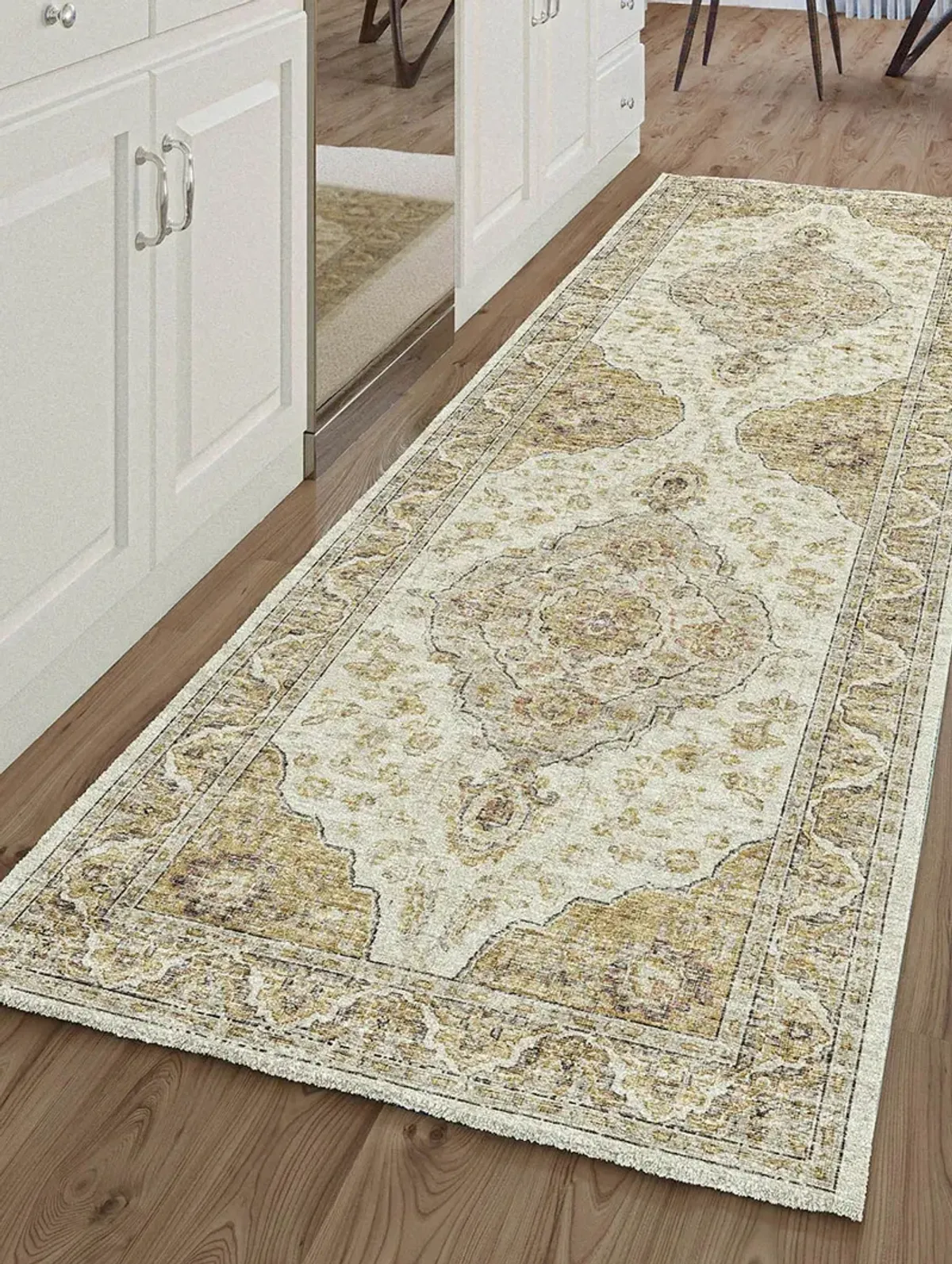 Tuscany TU9 Gold 2'6" x 8' Rug