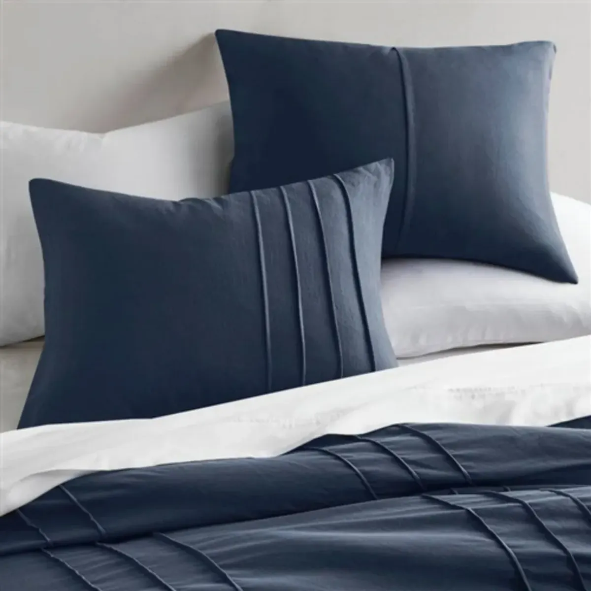 3-Piece Soft Microfiber Pleated Comforter Set – Lightweight & Cozy