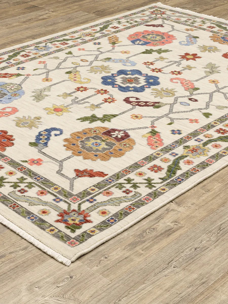 Lucca 5'3" x 7'6" Ivory Rug