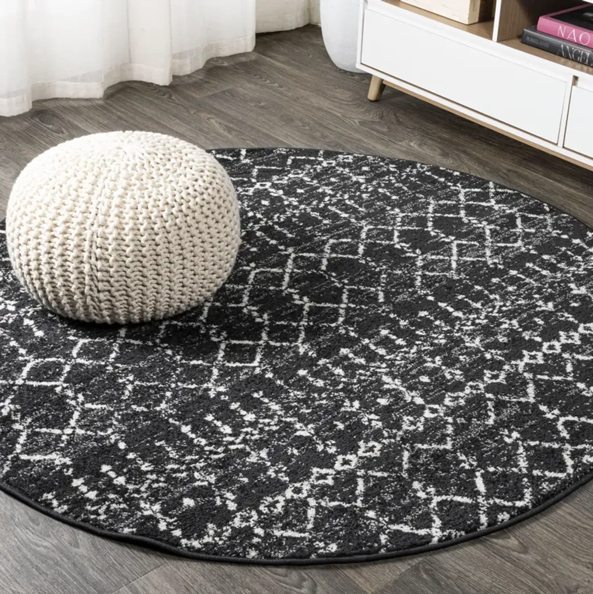 Moroccan HYPE Boho Vintage Diamond Black/Ivory 3' Round Area Rug