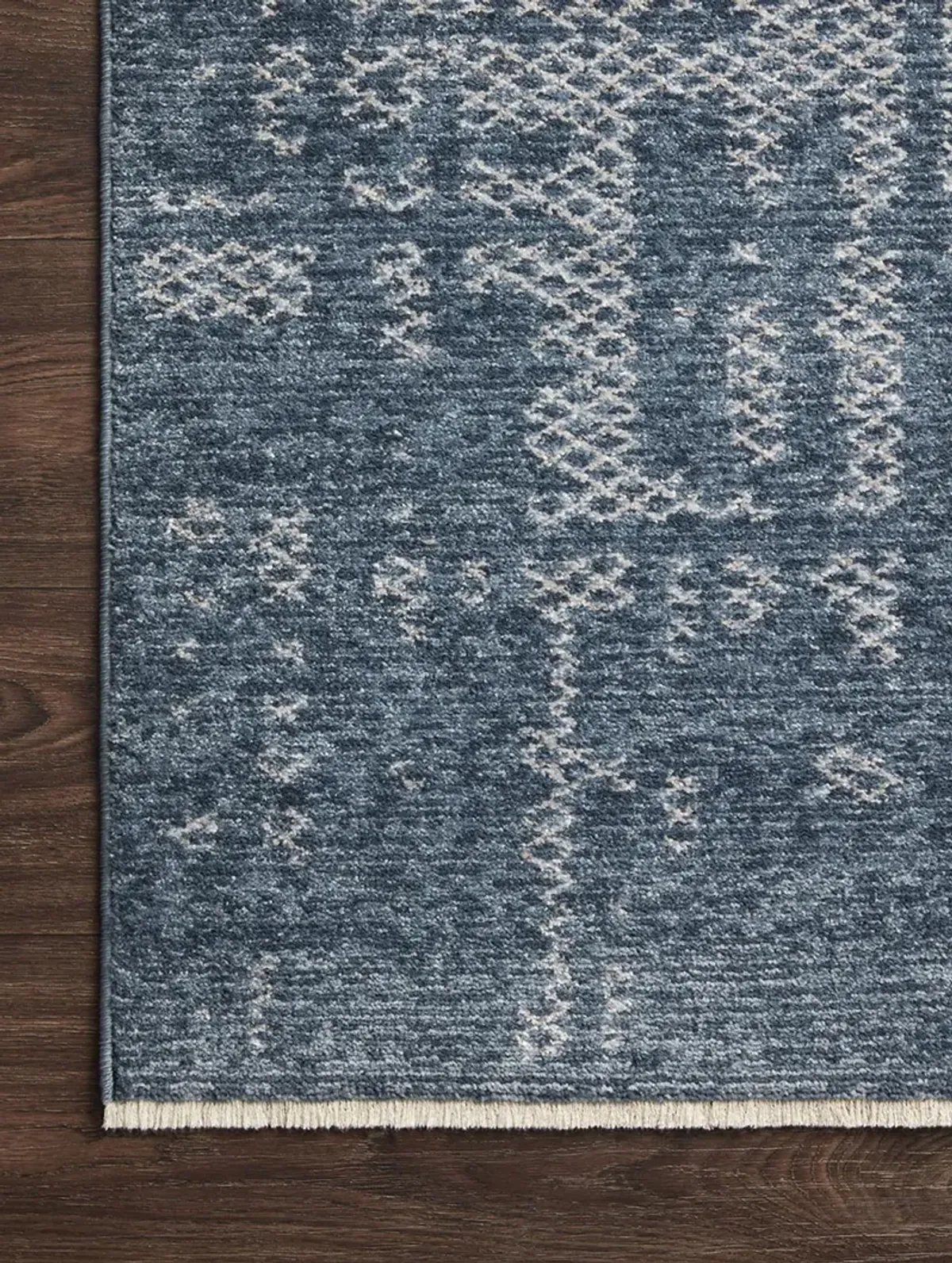 Vance VAN01 2'7" x 12'" Rug