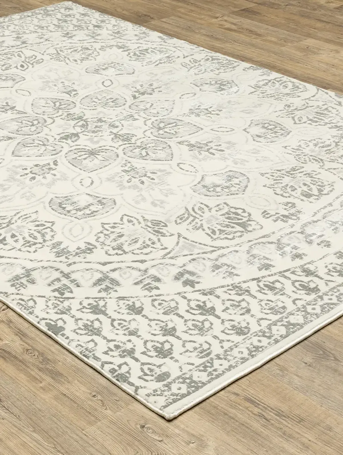 Capistrano 6'7" x 9'6" Ivory Rug