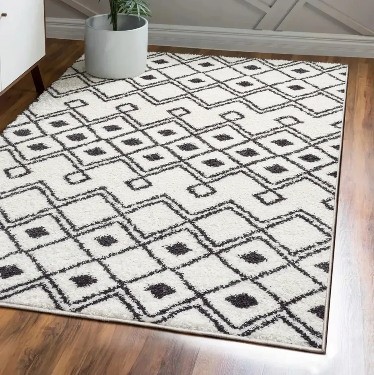 Caimari Moroccan Diamond Shag Area Rug