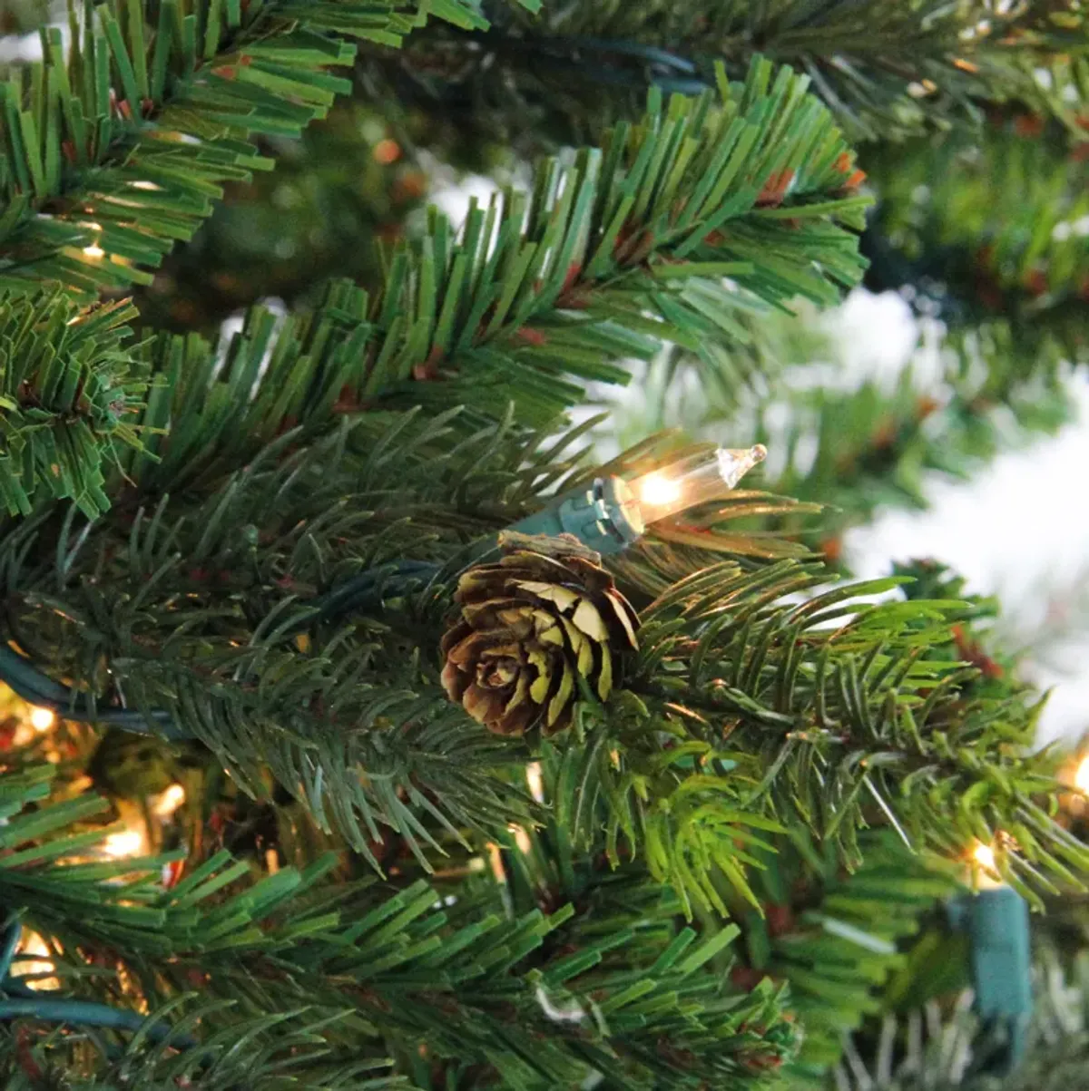 6.5' Pre-Lit Full Hunter Fir Artificial Christmas Tree - Clear Lights