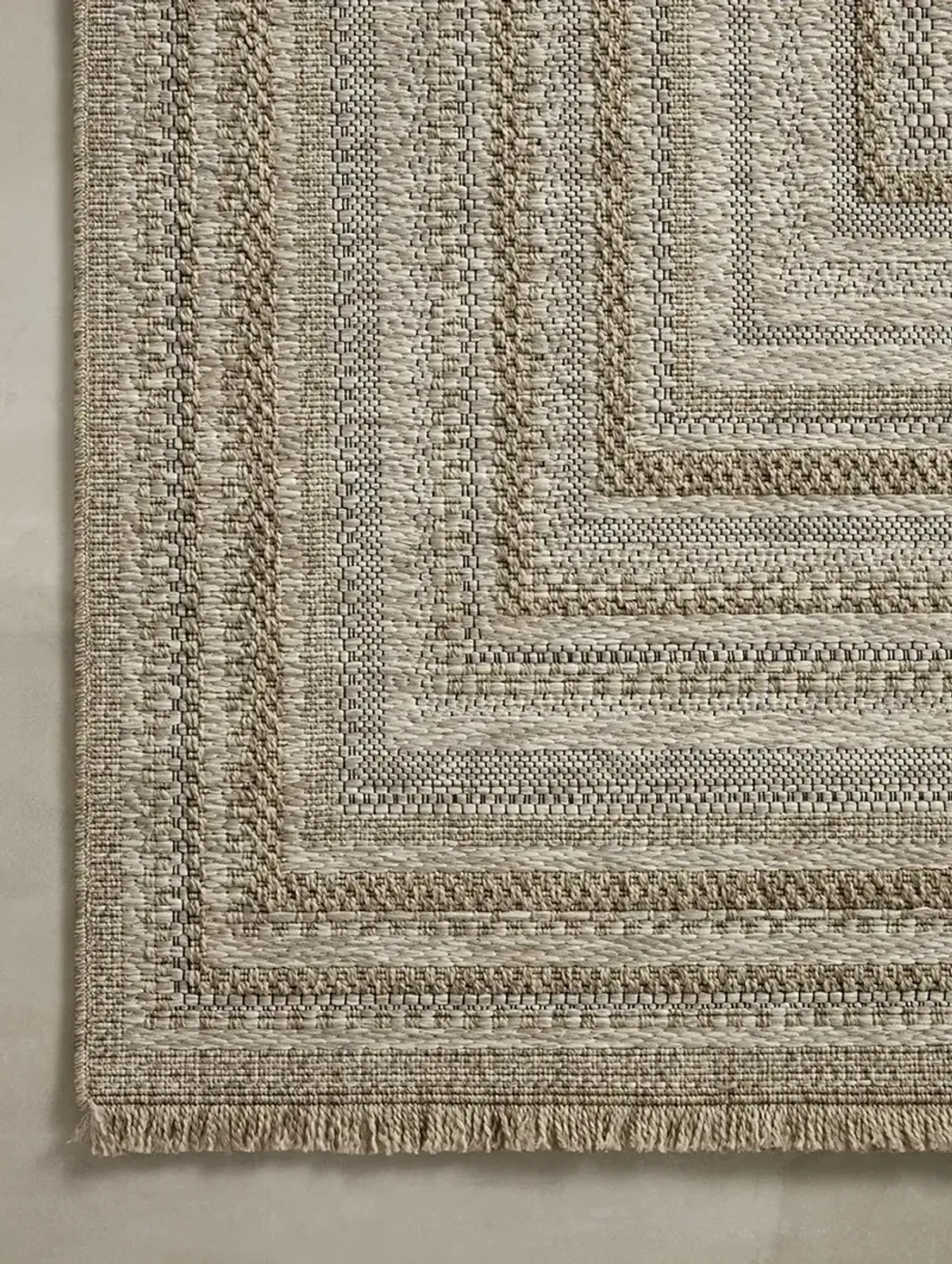 Dawn DAW01 2'3" x 3'9" Rug