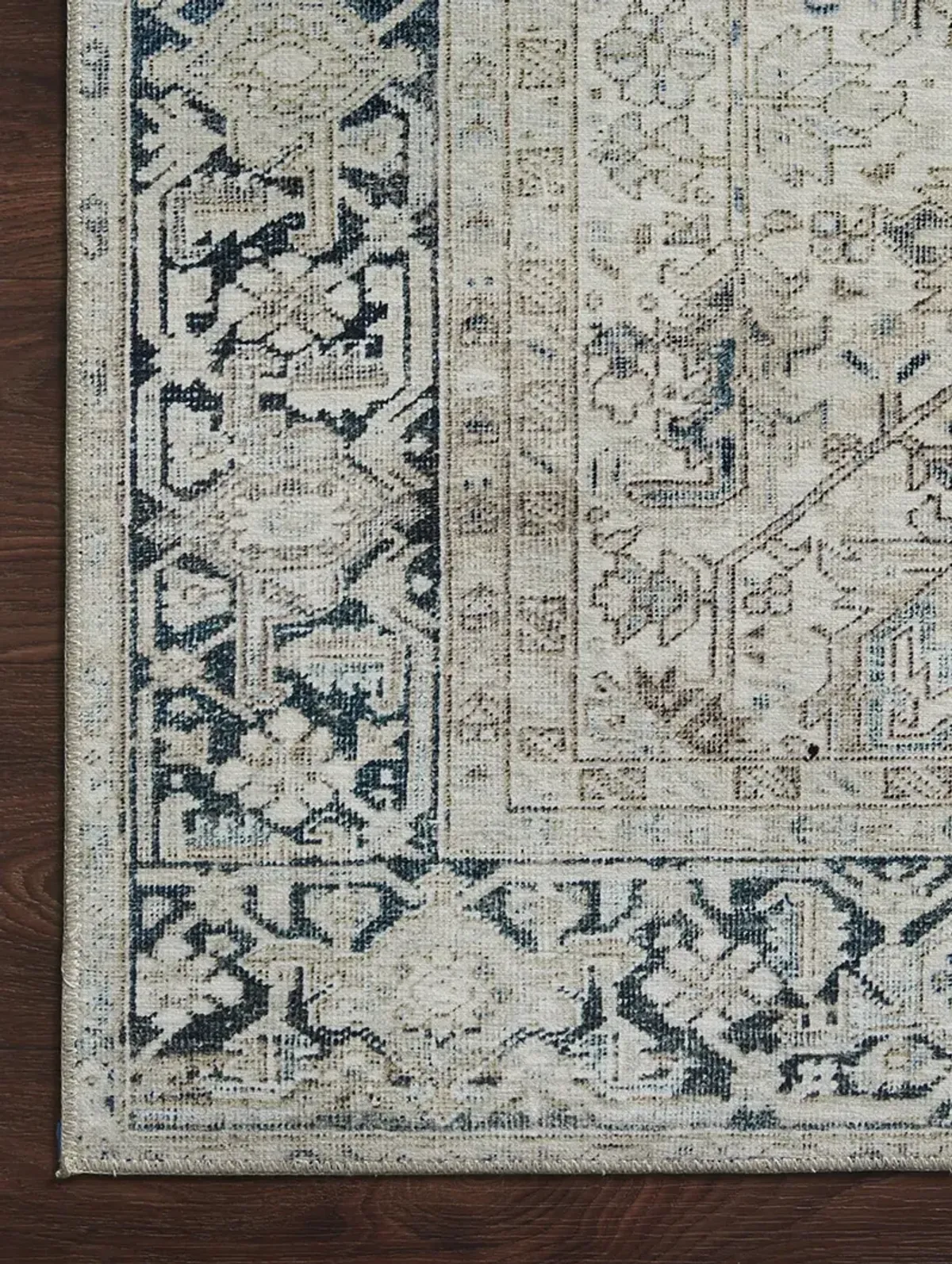 Lenna LEA06 2'" x 5'" Rug