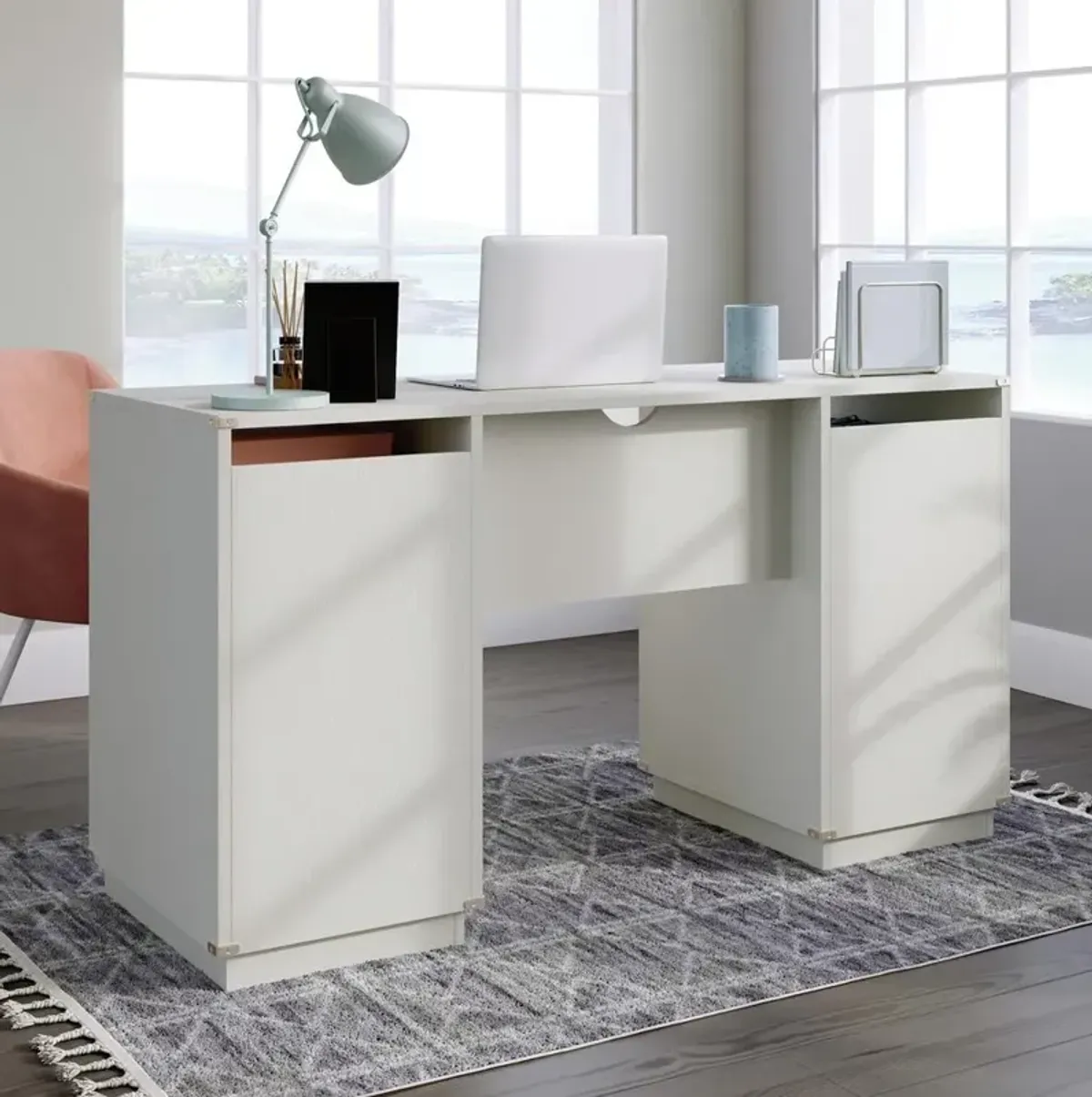 Sauder Vista Key Executive Desk Me