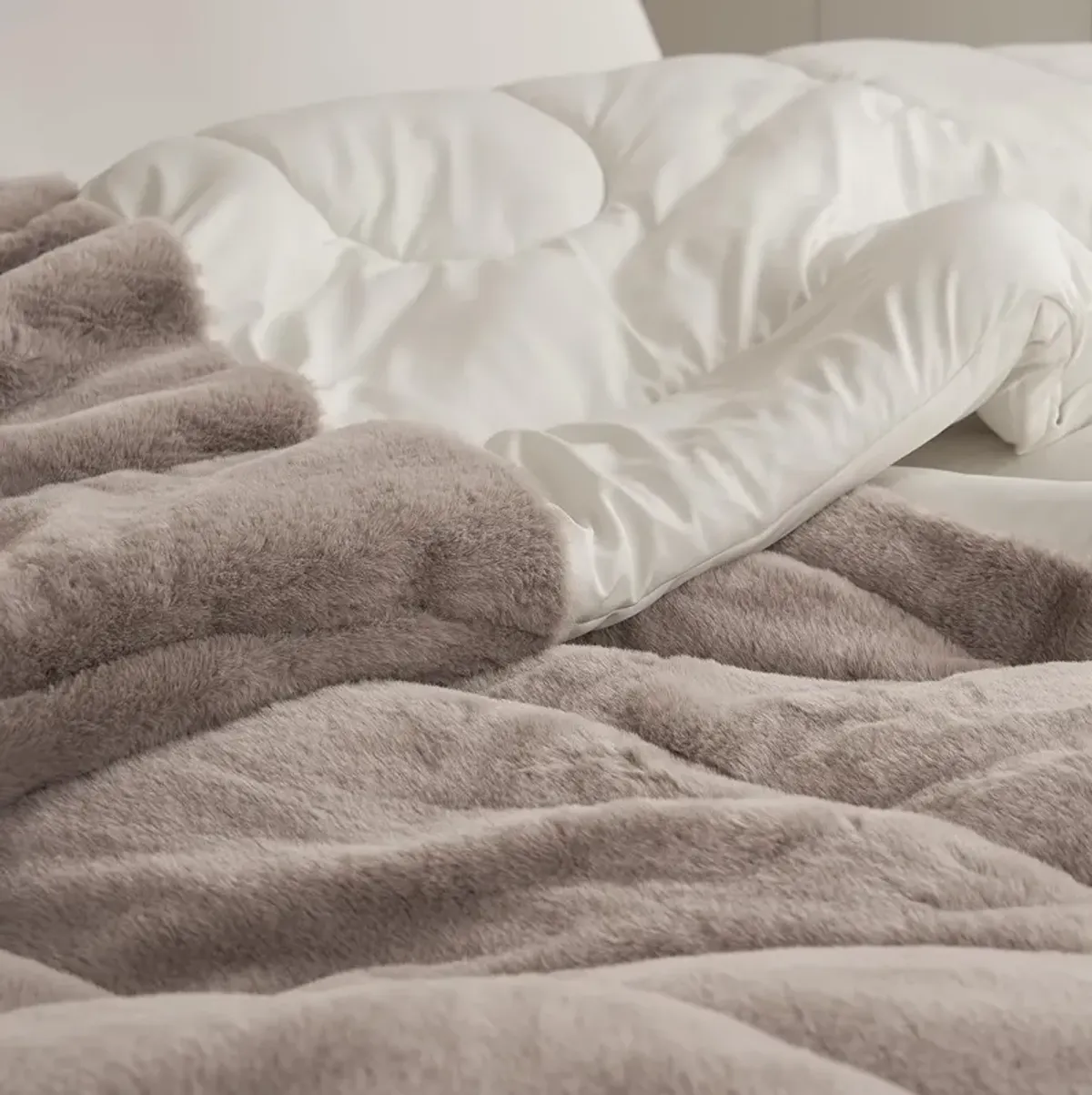 Opposites Attract - Coma Inducer� Oversized Comforter Set