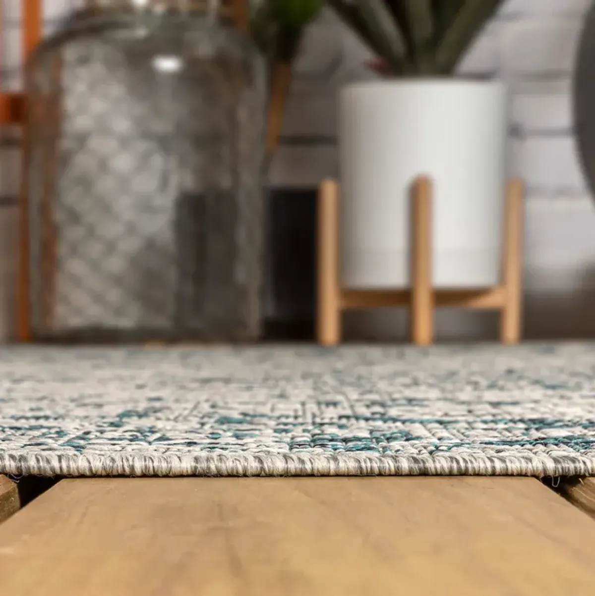 Rozetta Boho Medallion Textured Weave Gray/Black. Indoor/Outdoor Runner Rug