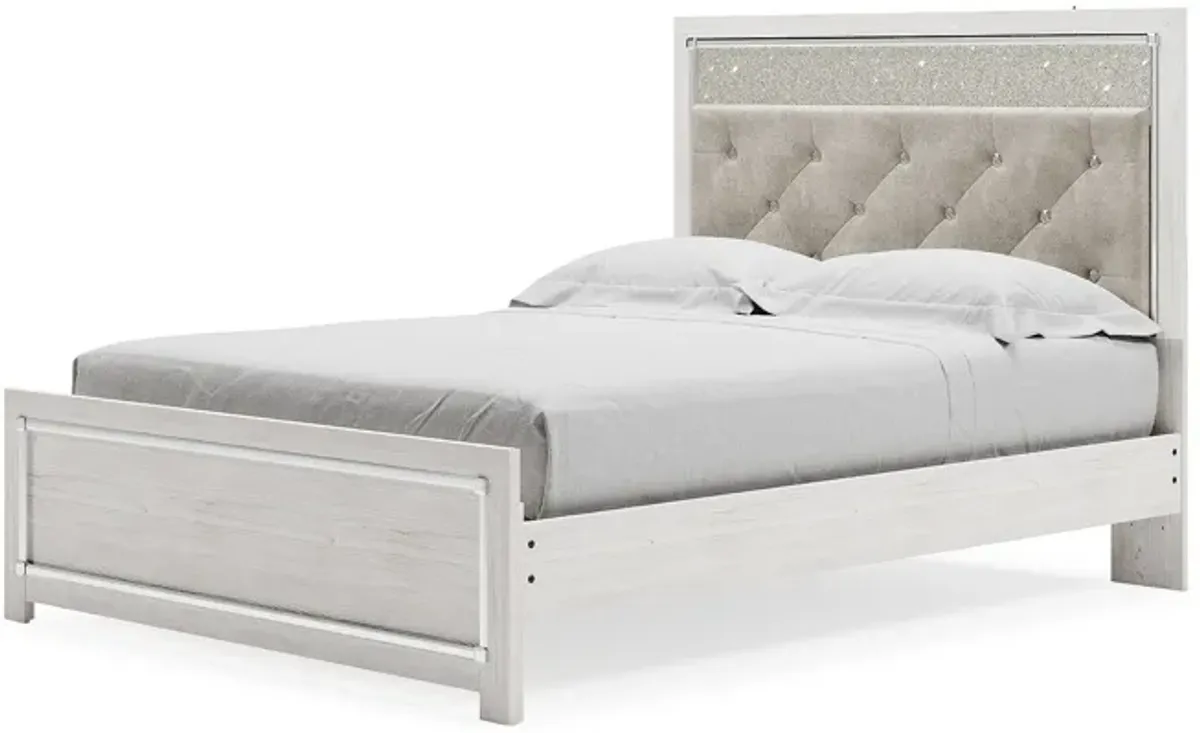 Altyra Queen Panel Bed