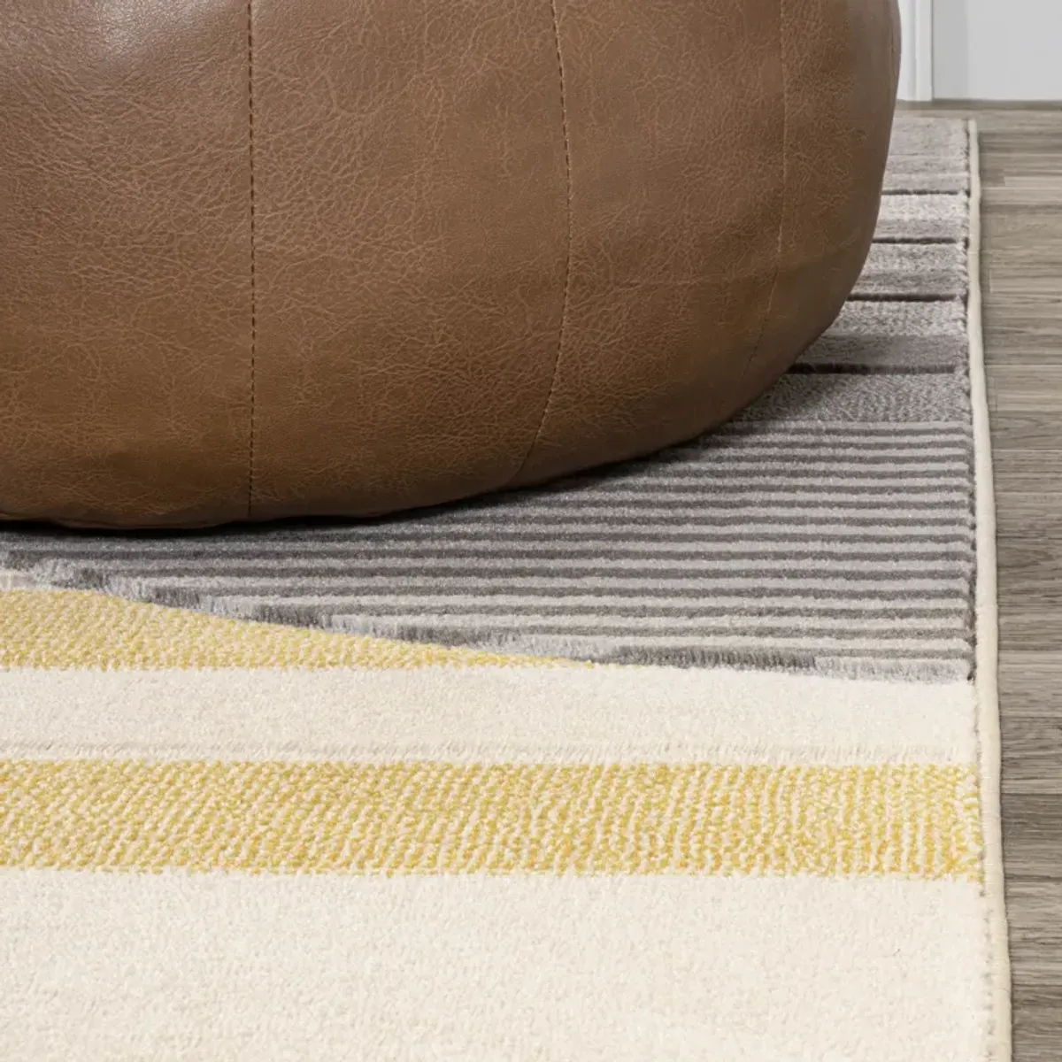 Nicky Geometric Striped Circles Area Rug