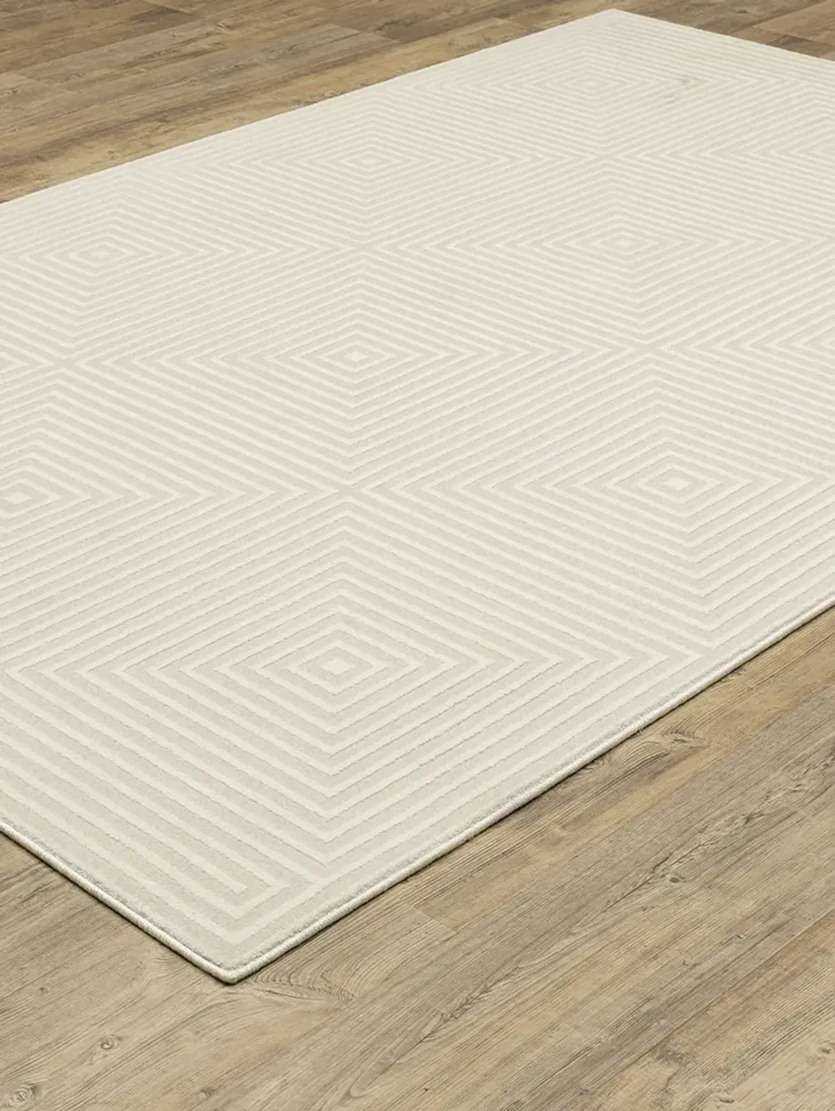 Raylan 2'3" x 7'6" Ivory Rug