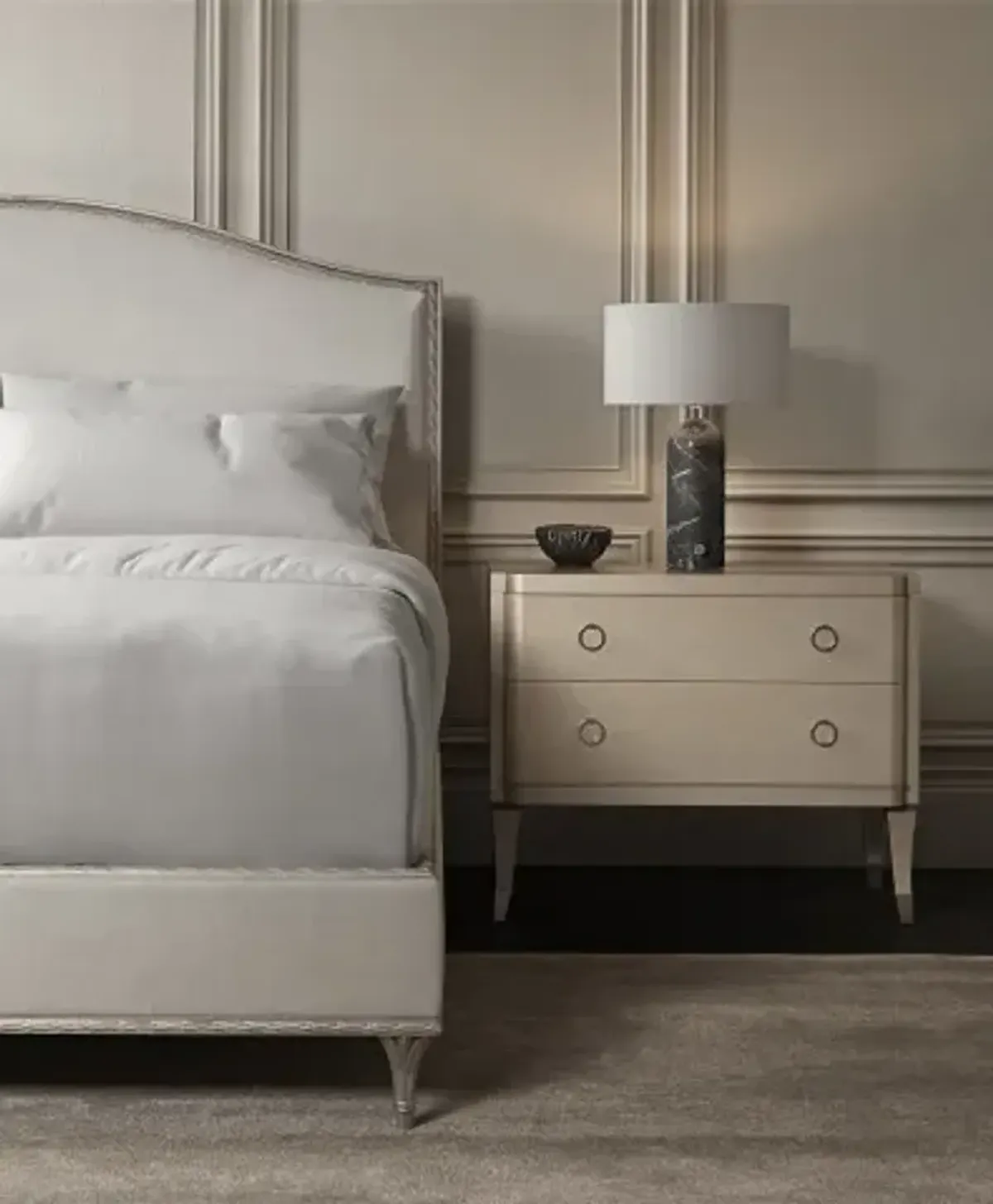 Fontainebleau Platform Queen Bed