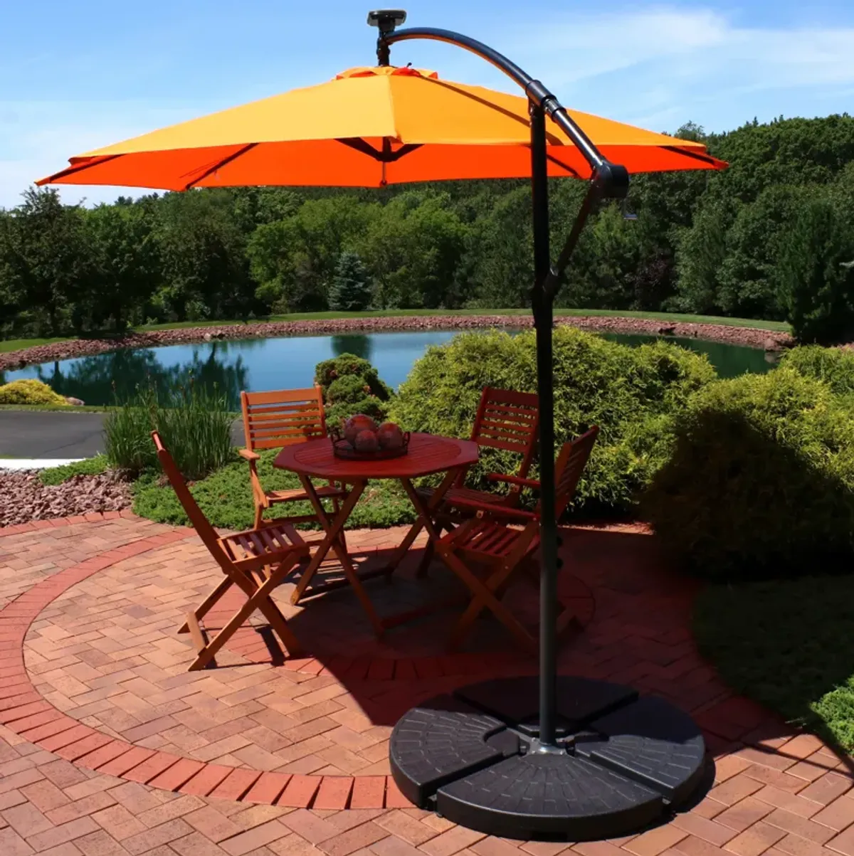 Sunnydaze 9.5 ft Solar Cantilever Offset Patio Umbrella