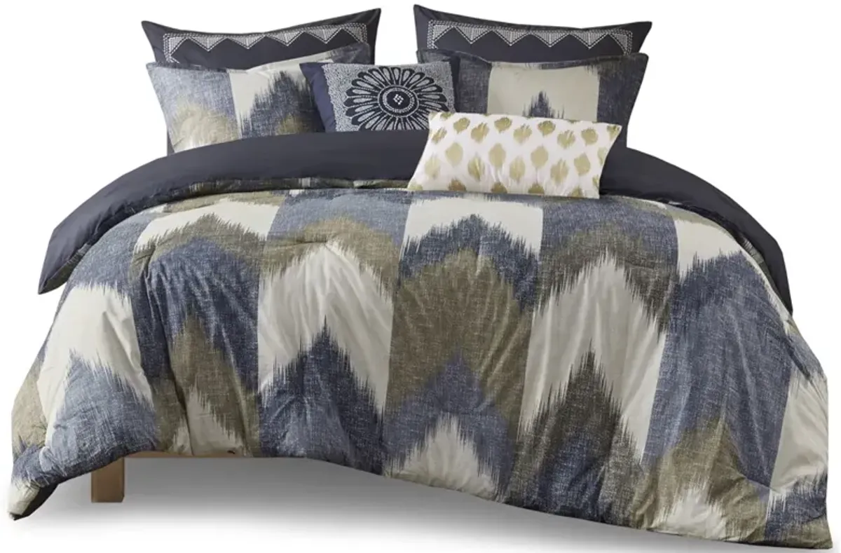 Gracie Mills Heise Ikat Chevron Comforter Set