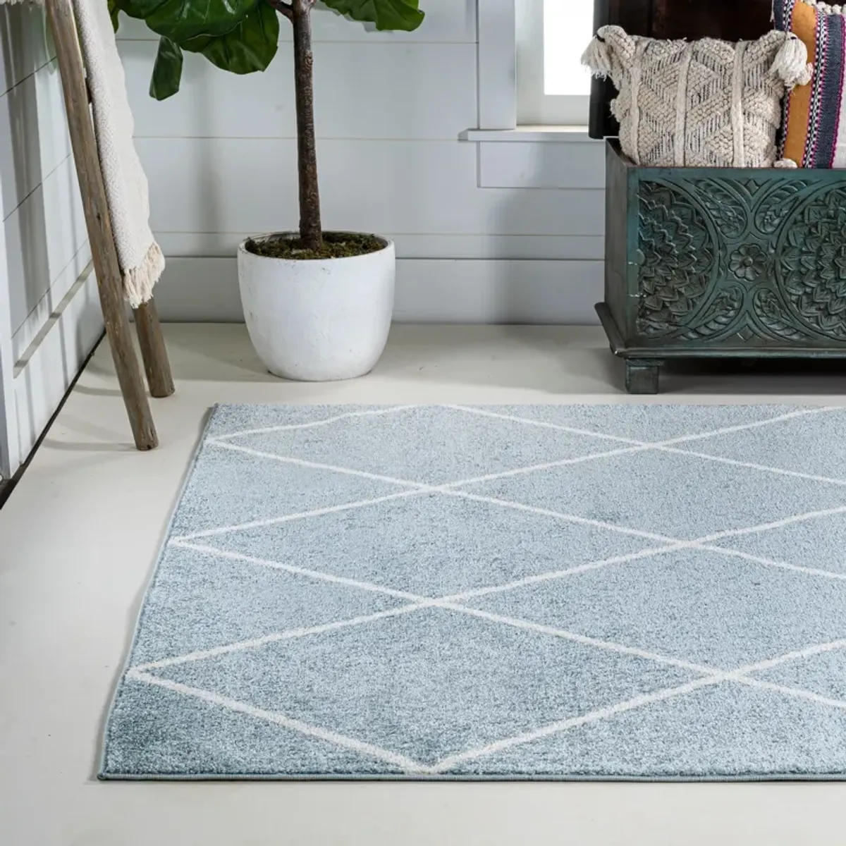 Cole Minimalist Diamond Trellis Area Rug