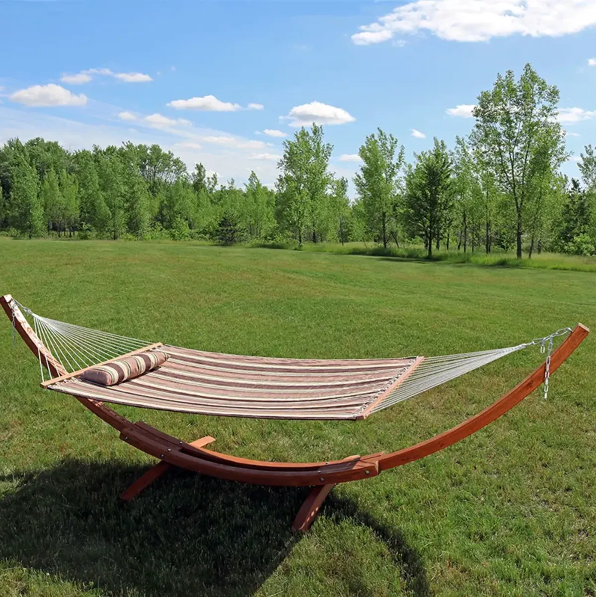 Sunnydaze Quilted Hammock with Curved Wooden Stand