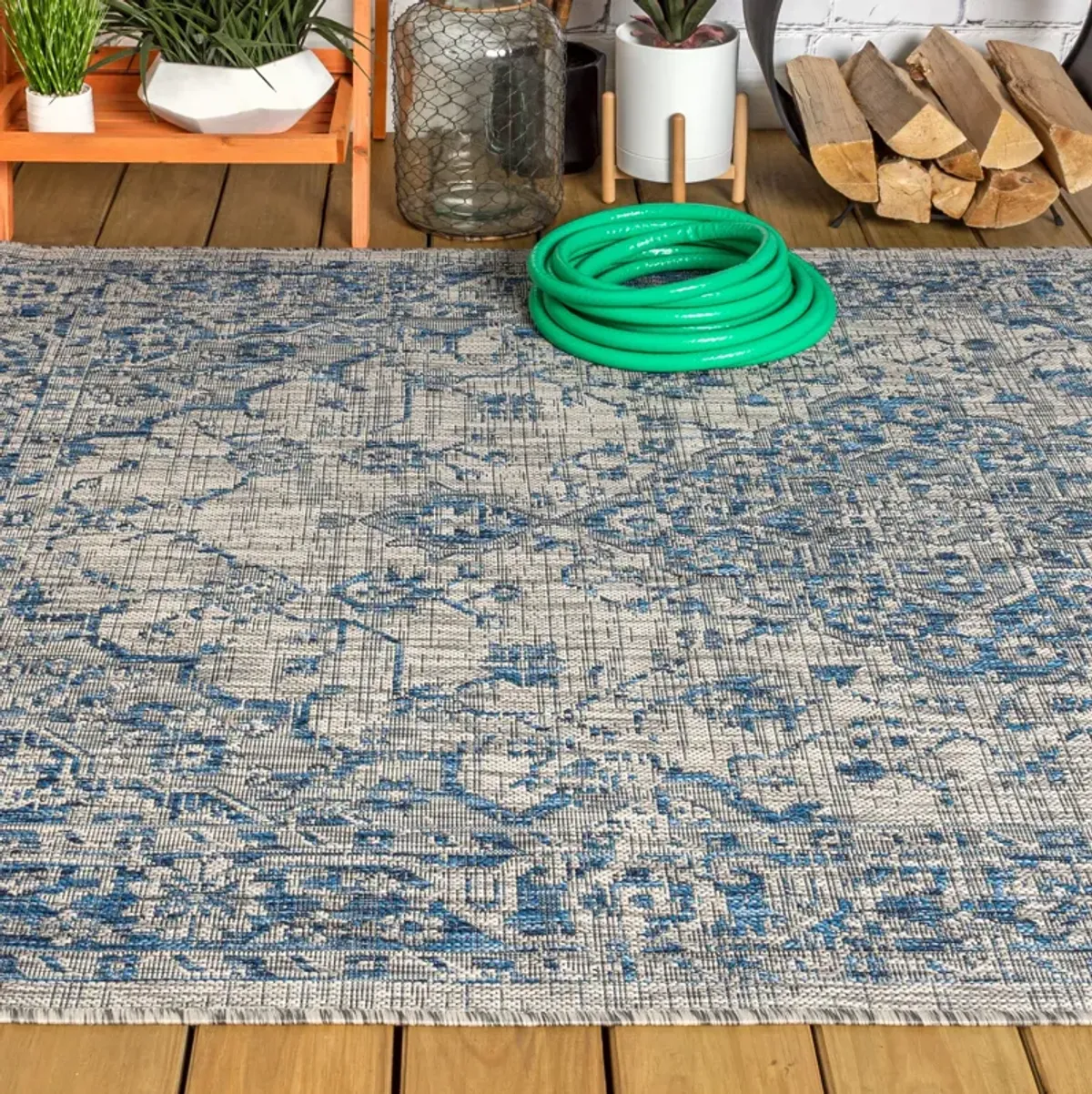 Rozetta Boho Medallion Textured Weave Gray/Black. Indoor/Outdoor Runner Rug