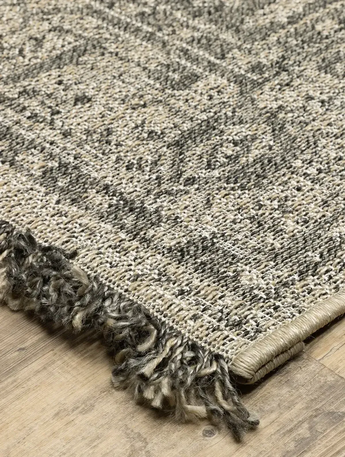 Gillian 7'10" x 10' Beige Rug