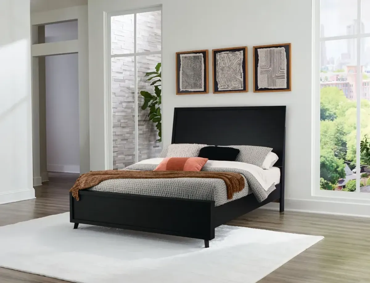 Danziar Queen Panel Bed