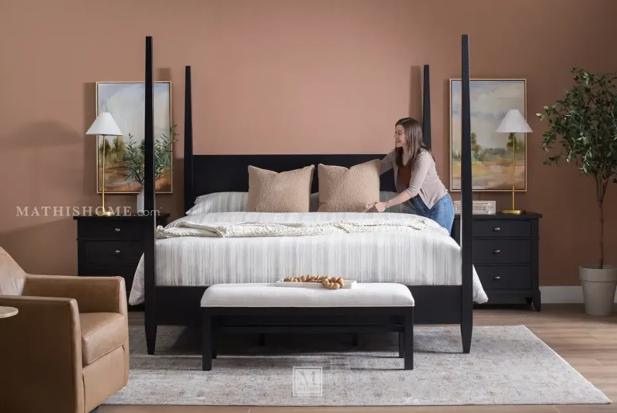 Traditions Queen Poster Bed