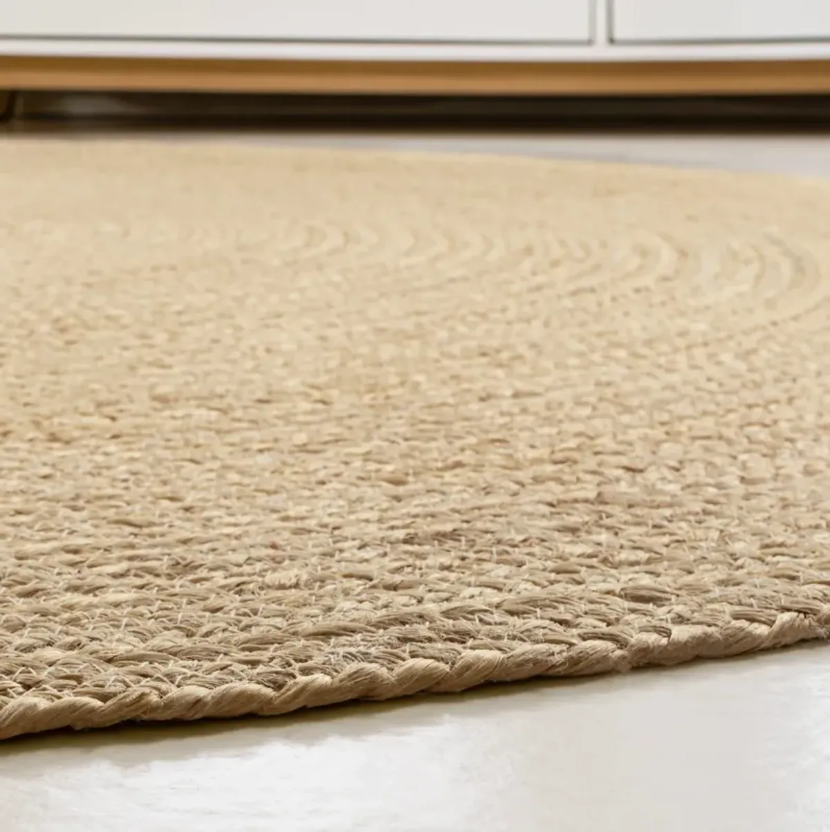 Zara Braided Coastal Cottage Round Jute. Round Area Rug