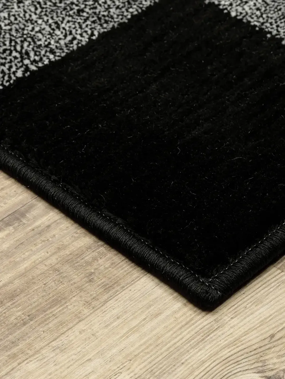 Georgia 6'7" x 9'2" Black Rug