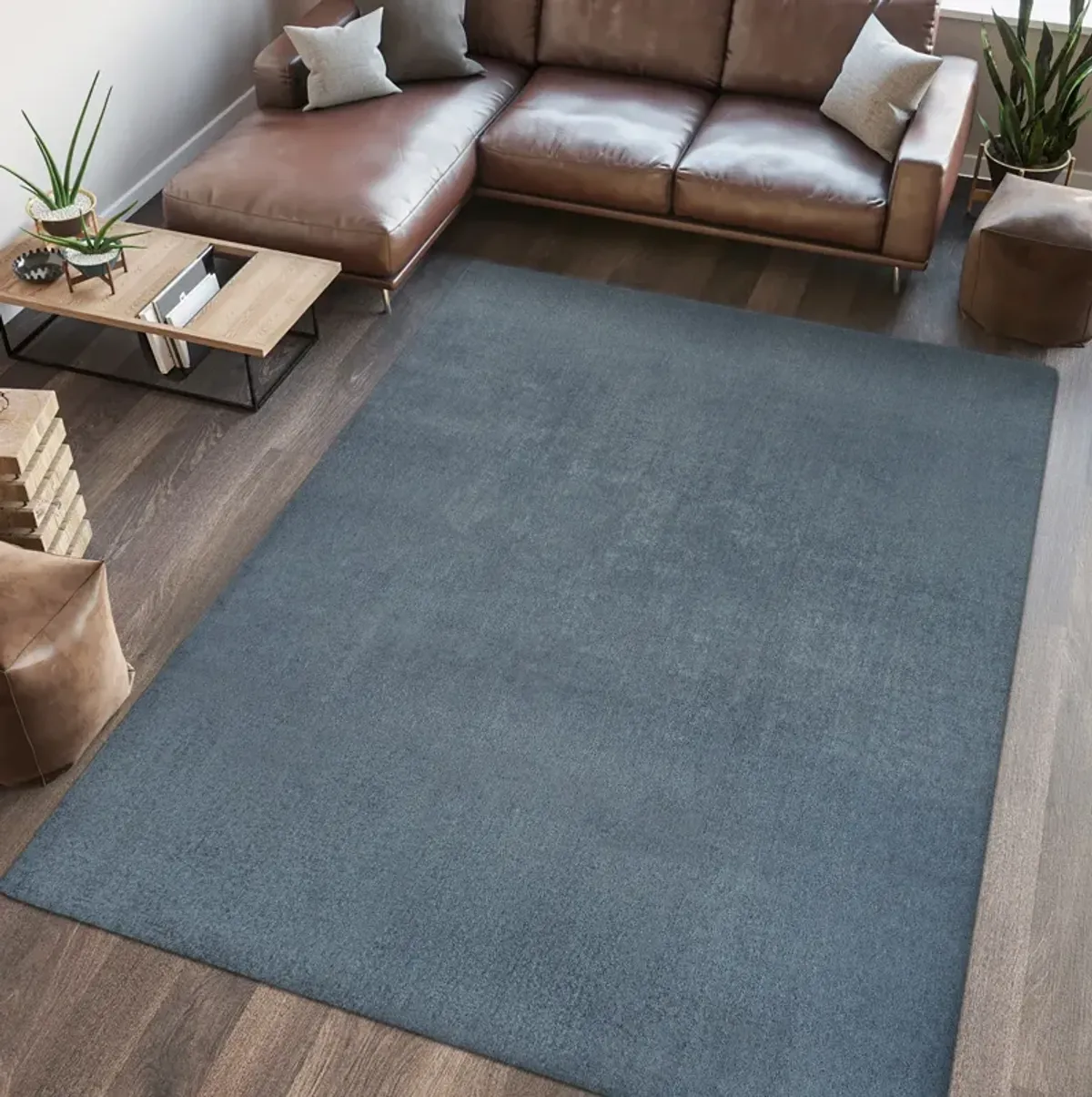 Twyla Classic Solid Low-Pile Machine-Washable Blue. Area Rug