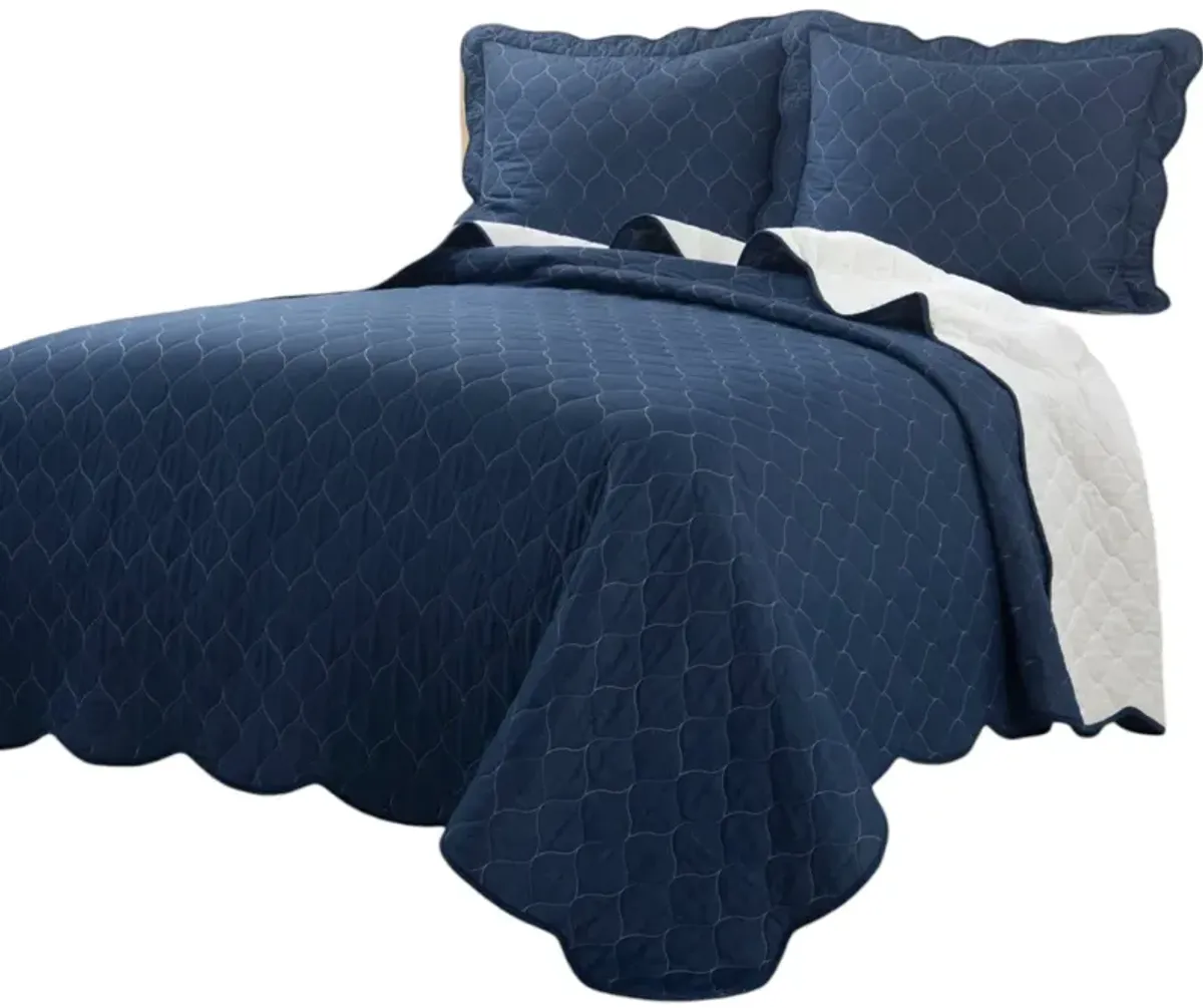 Reversible Lightweight Quilt Set with Scalloped Edge for Bedroom Decor