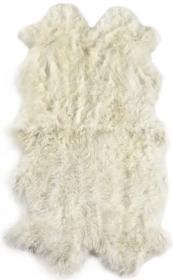 Lalo Cream Lambskin 3.25' x 6' Rug